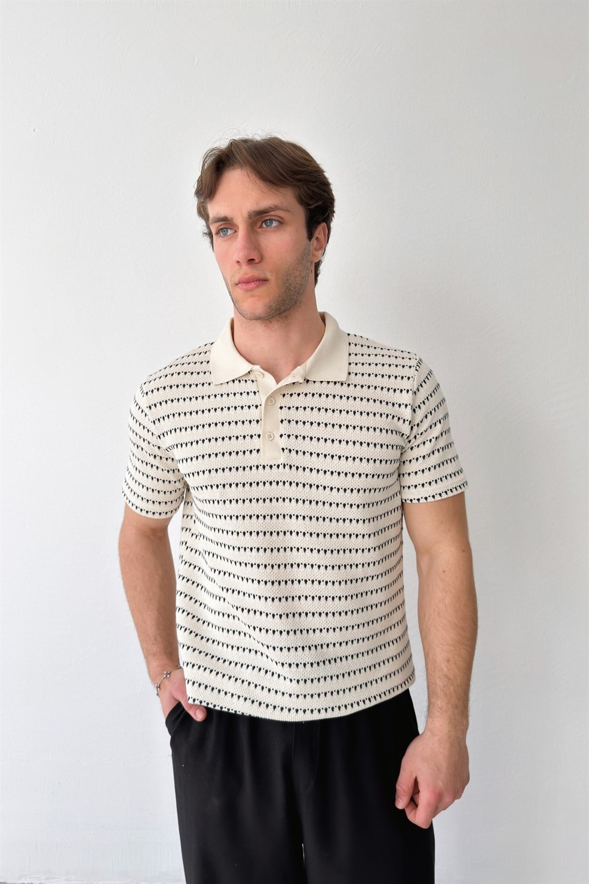 Kesik Çizgili Örme Polo Yaka Tişört