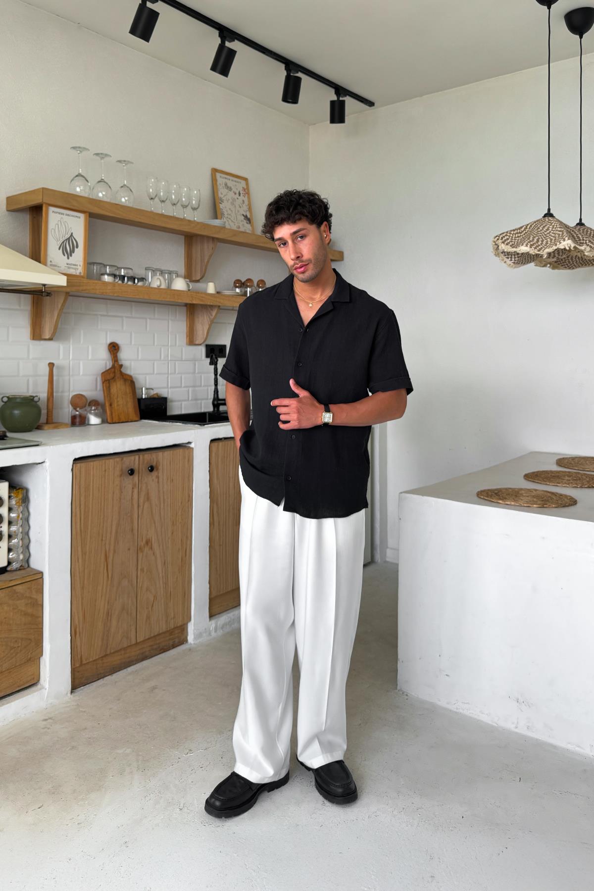 Siyah Kısa Kollu Dokuma Gömlek