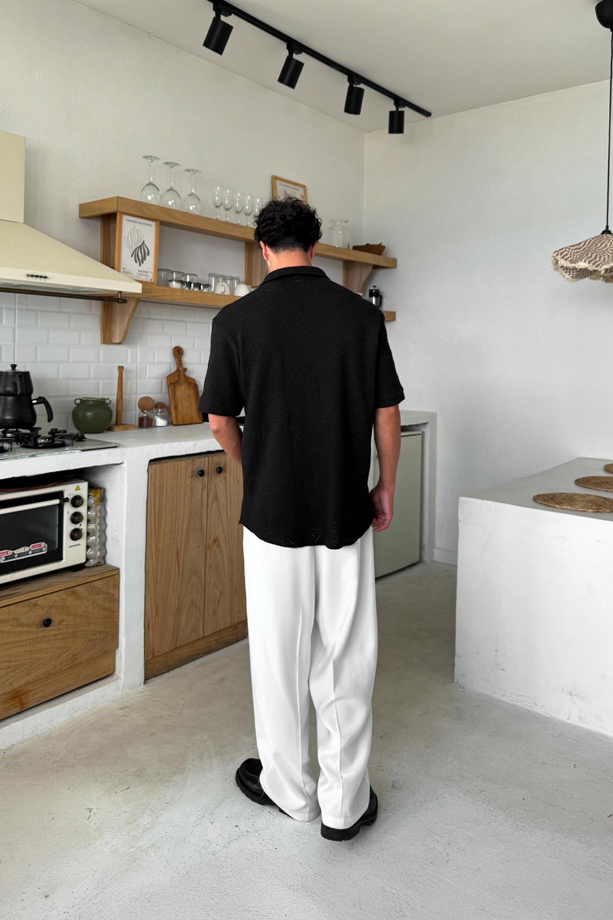 Siyah Kısa Kollu Dokuma Gömlek