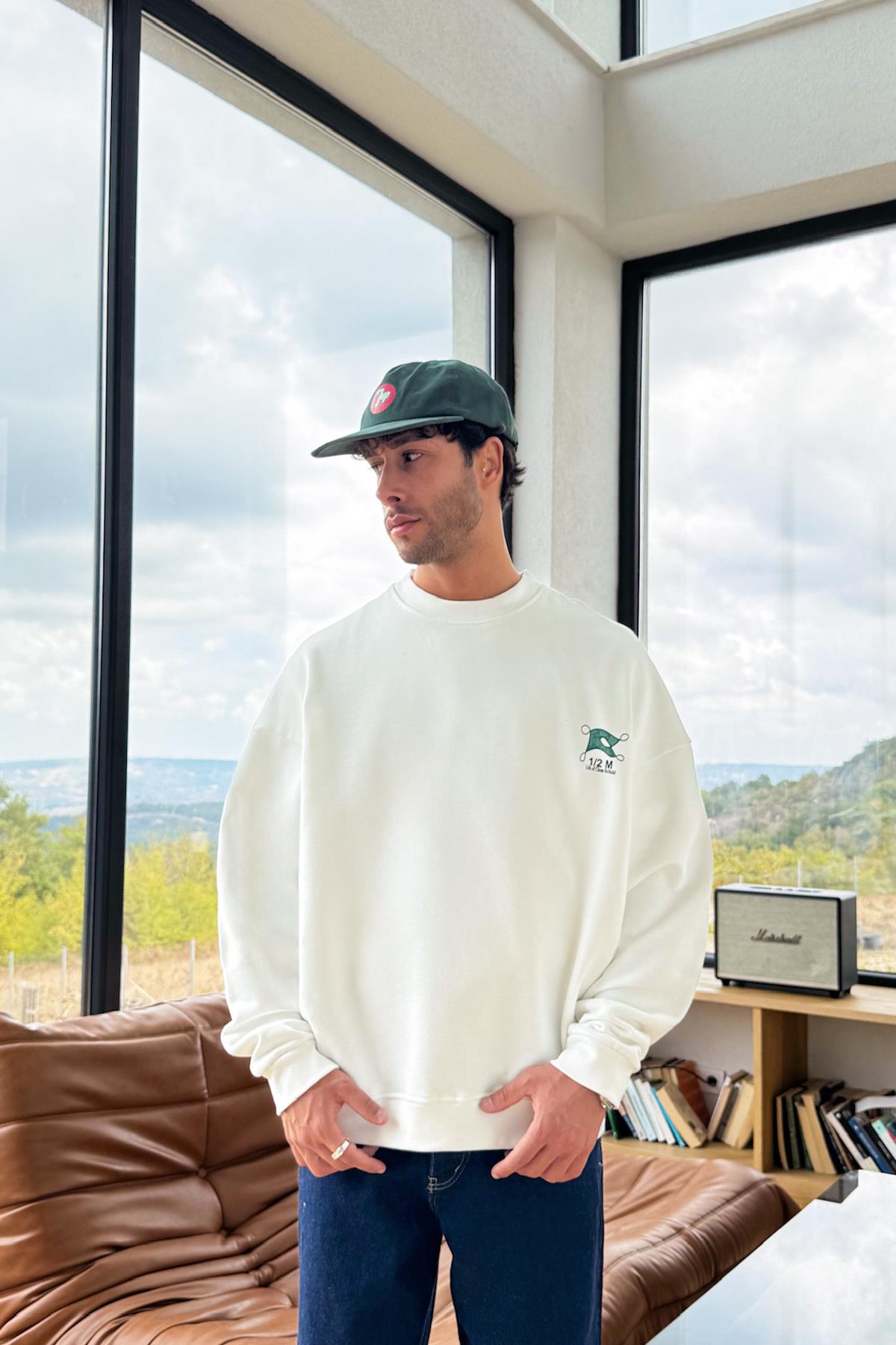 Life Of Sırt Baskılı Sweatshirt Beyaz