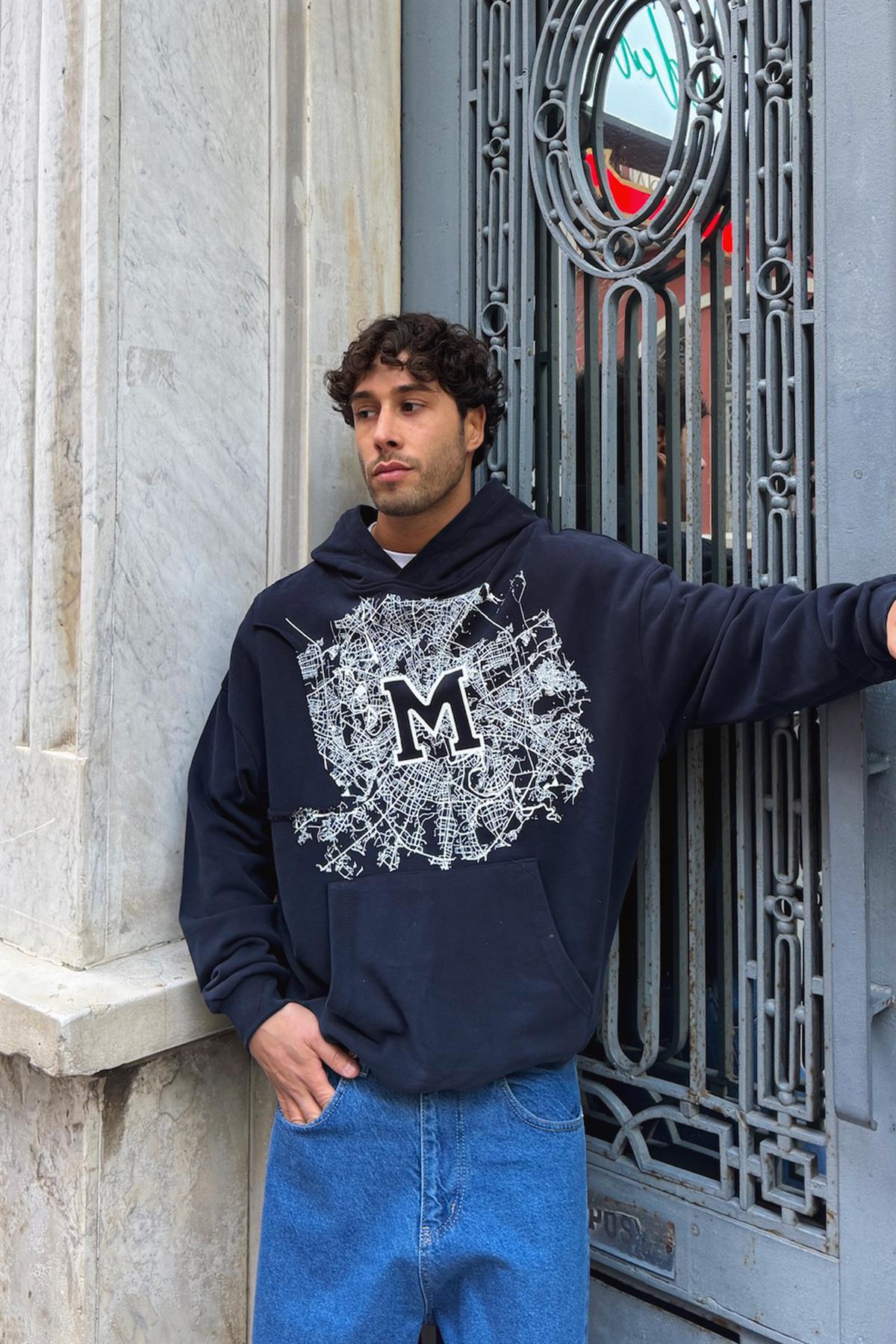 M Baskılı Hoodie