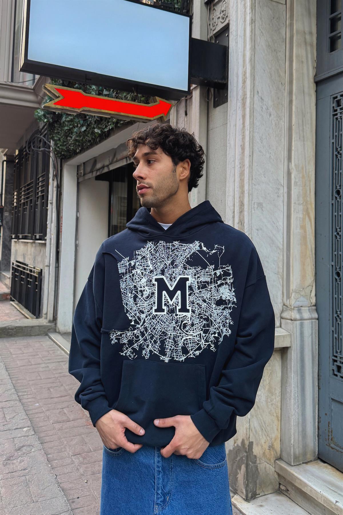 M Baskılı Hoodie
