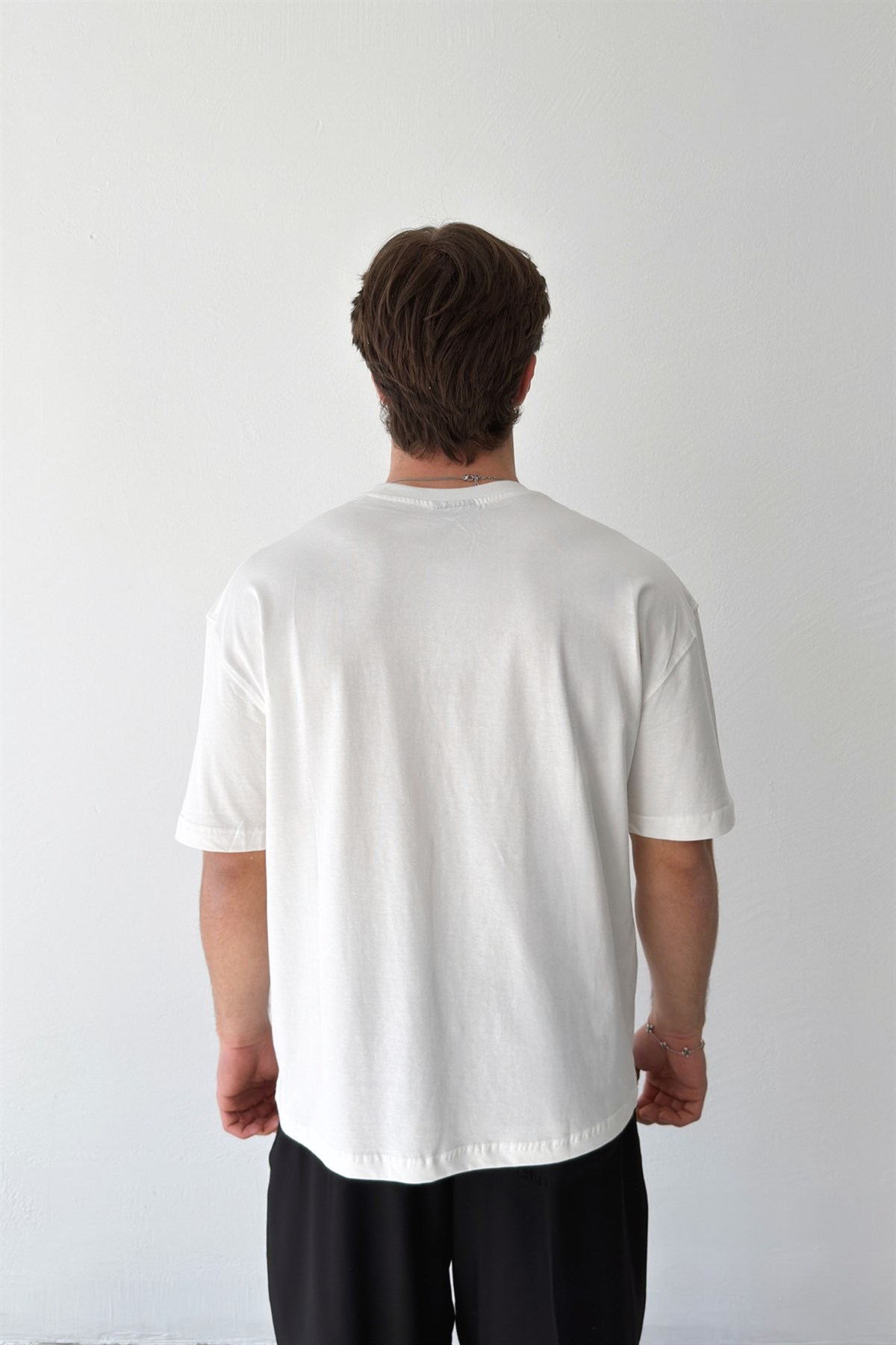 Memphis Baskılı Ekru Tişört