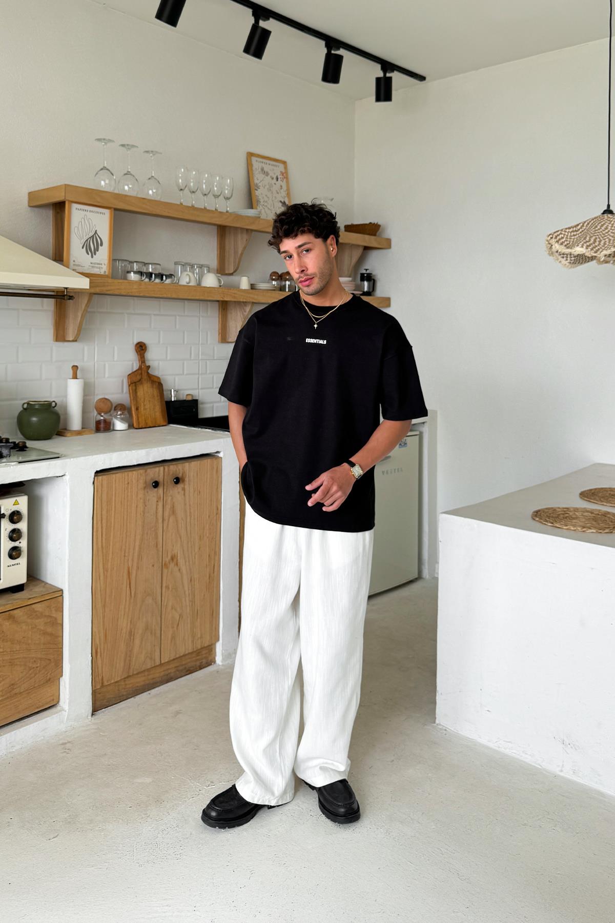Minimal Baskılı Siyah Oversize Tişört