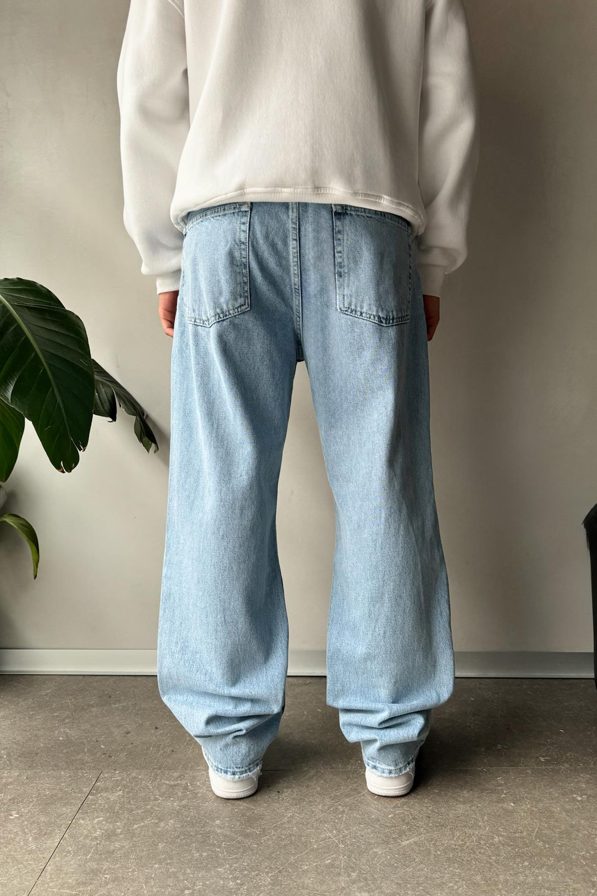 Minimal Yırtık Detay Basic Buz Mavi Regular Jean