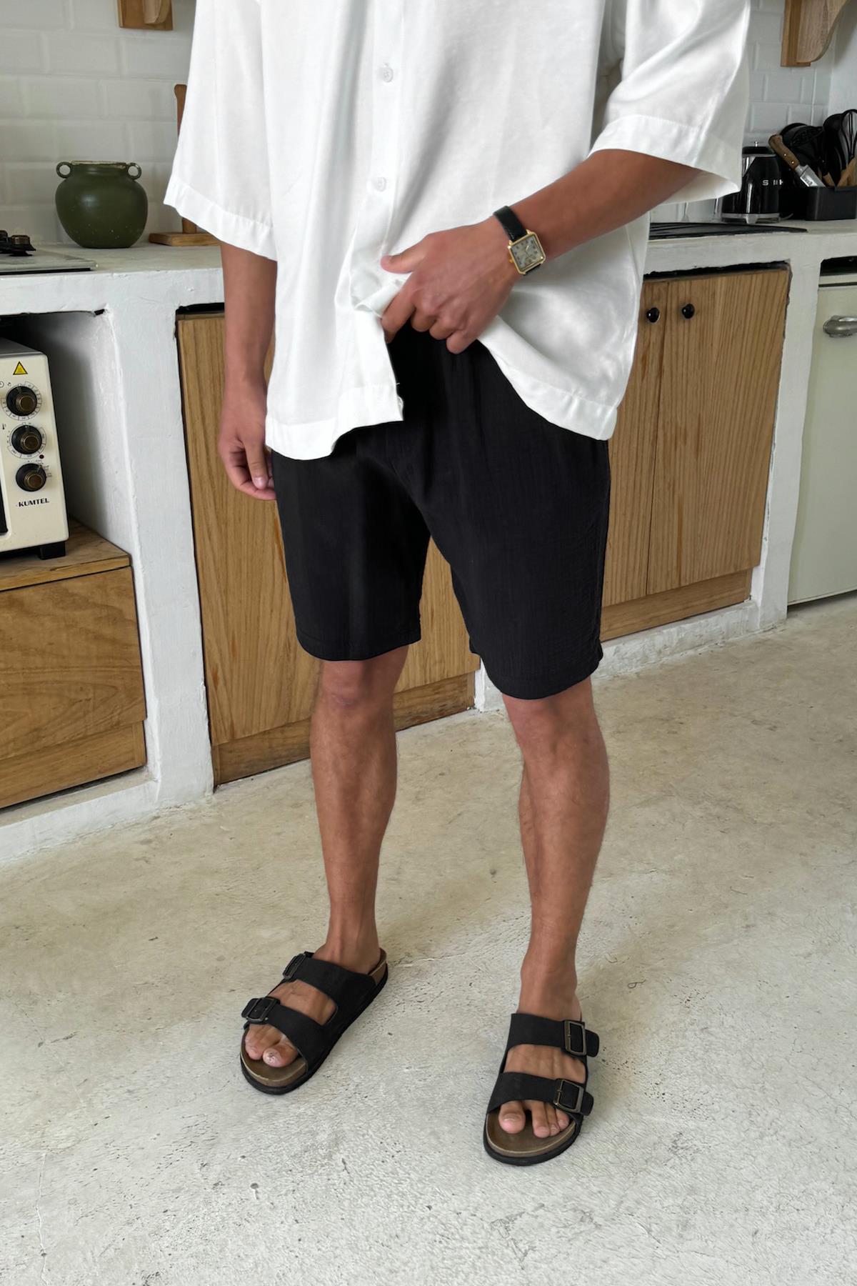 Siyah Müslin Kumaş Bel Lastikli Şort