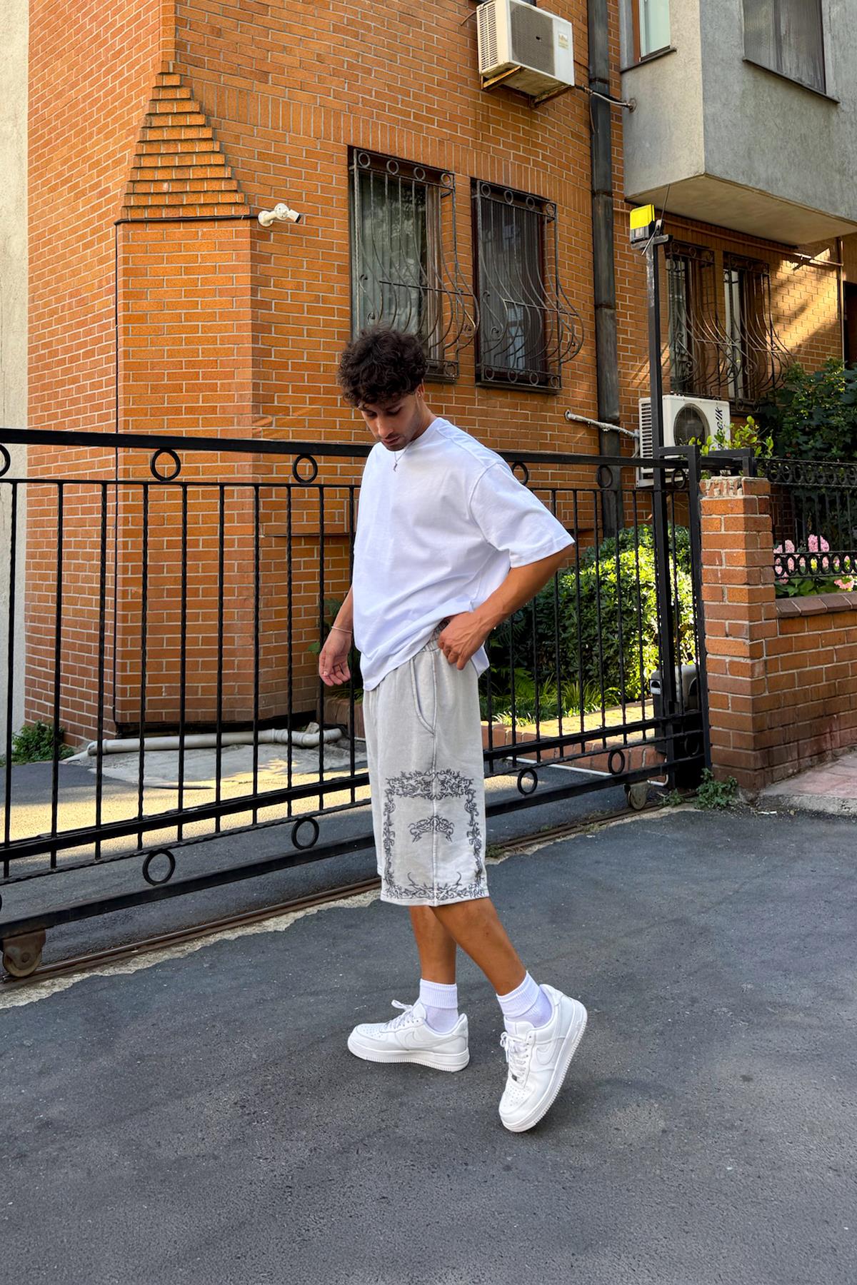 Nakışlı Bel Lastikli Şort Gri