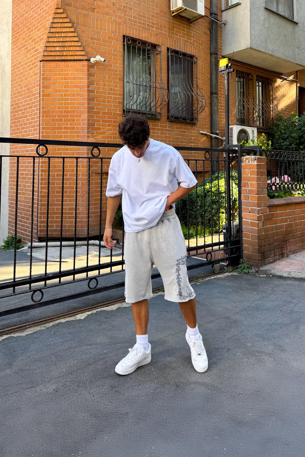 Nakışlı Bel Lastikli Şort Gri