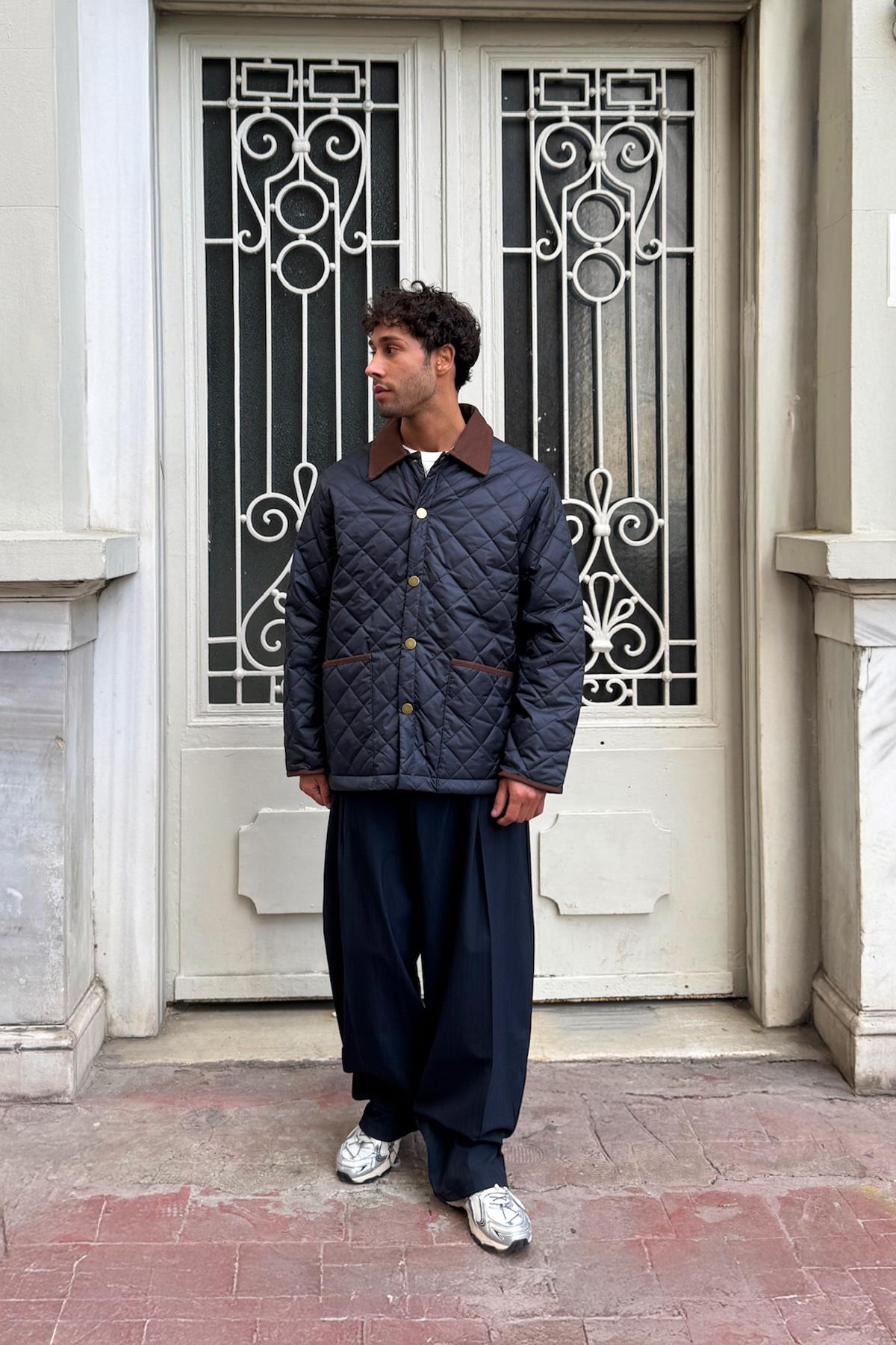 Ön Cep Detay Kapitone Ceket Lacivert