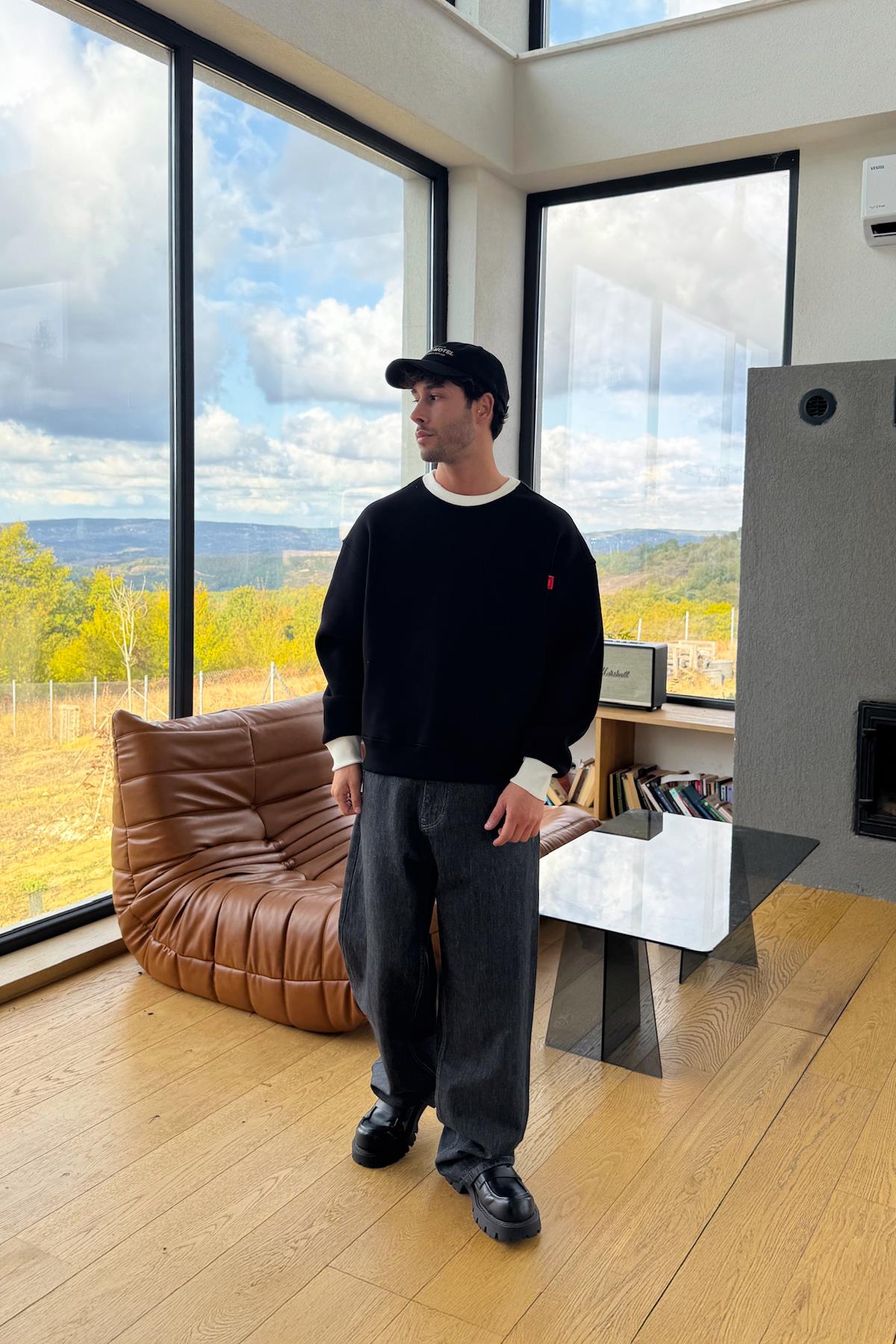 Ön Cep Detay Sweatshirt Siyah