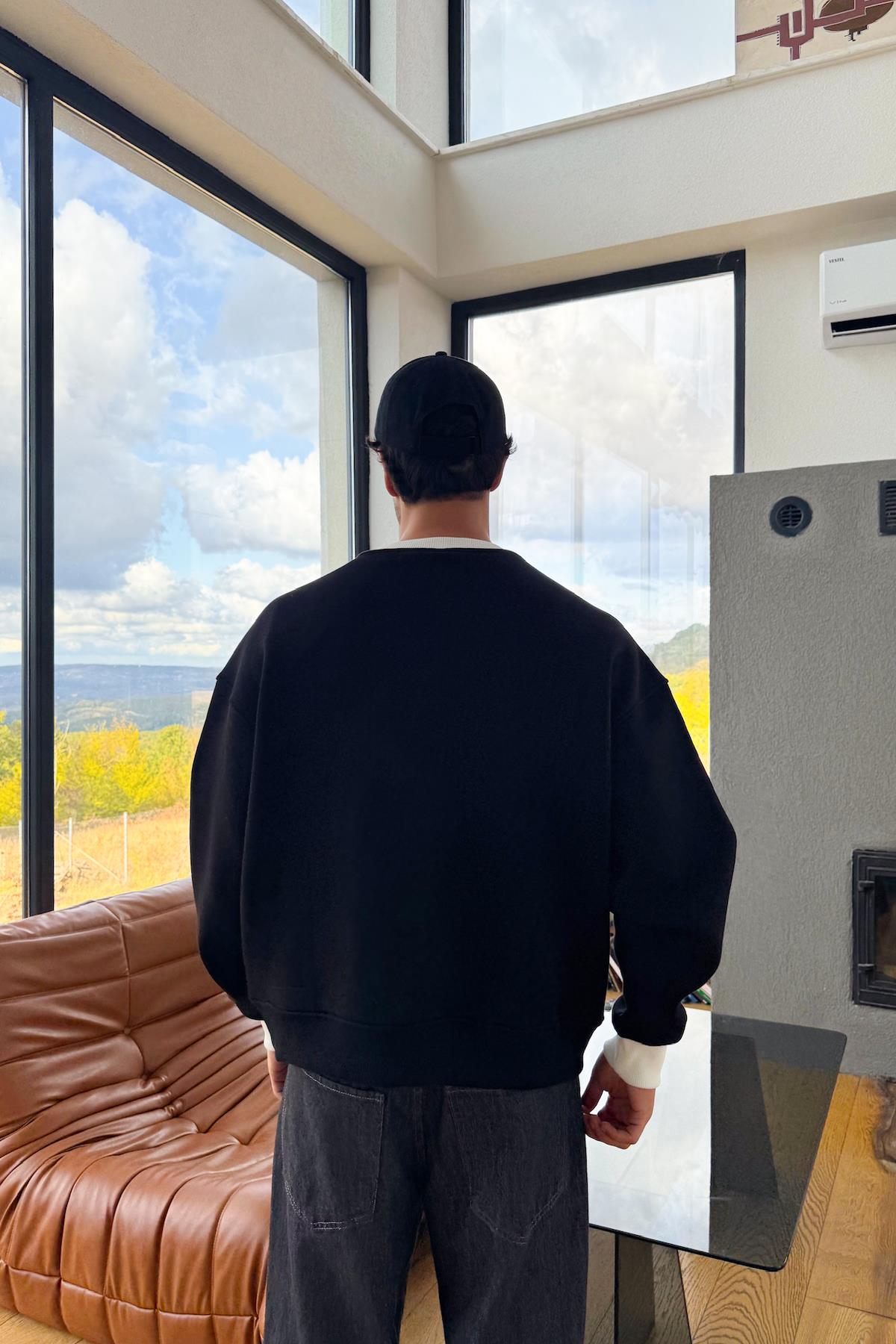 Ön Cep Detay Sweatshirt Siyah