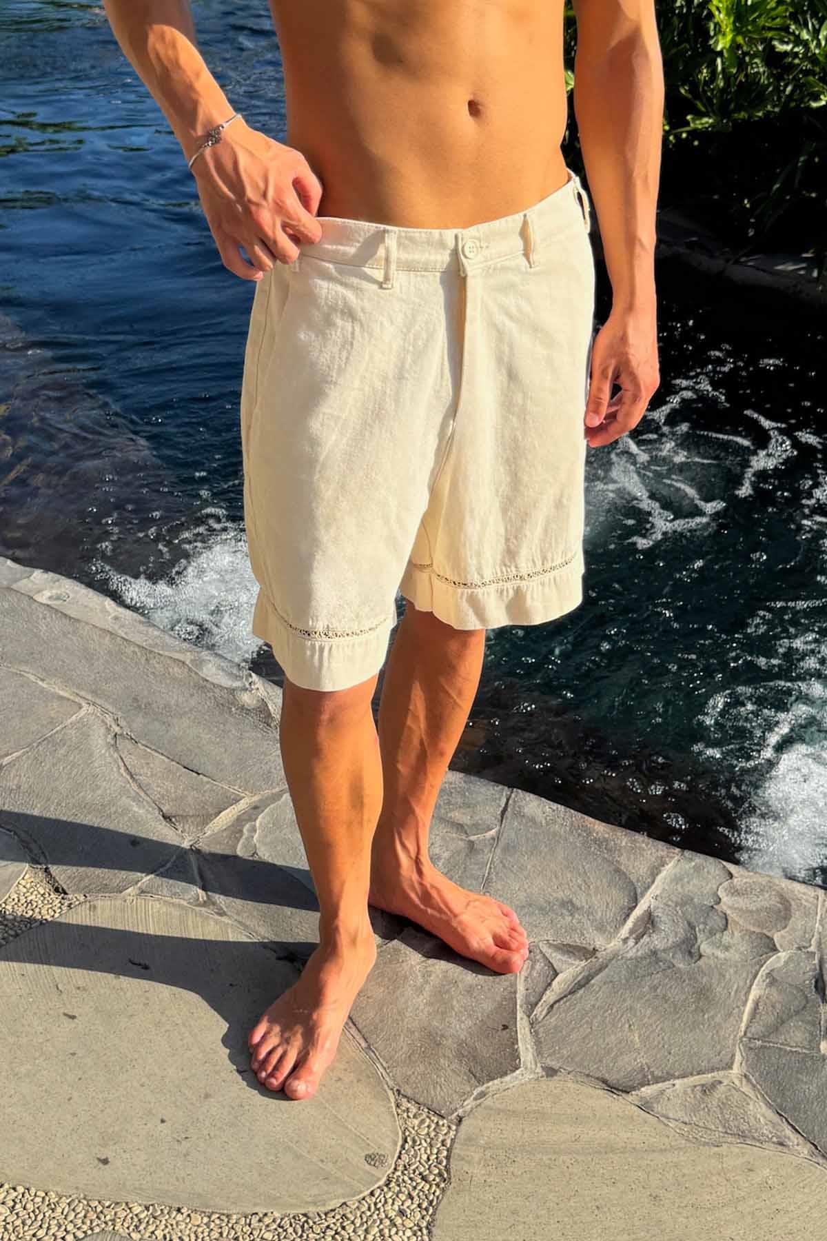 Paça Detaylı Bej Şort Bej