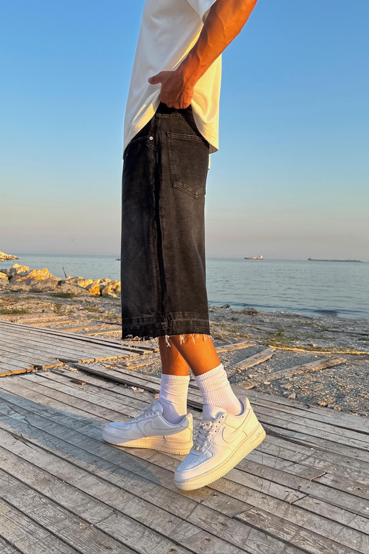 Paça Yırtık Model Kot Şort