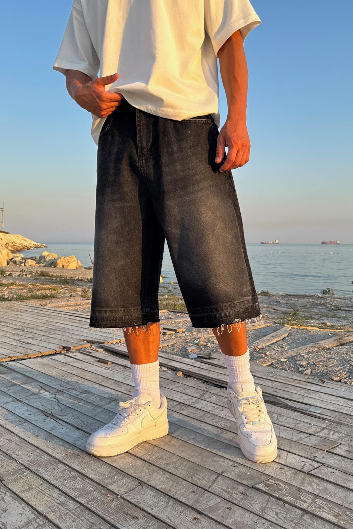 Paça Yırtık Model Kot Şort