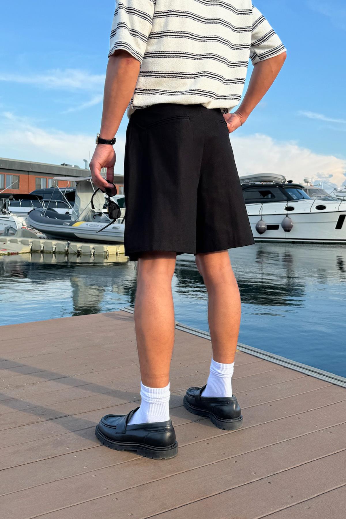 Pileli Siyah Keten Şort Siyah