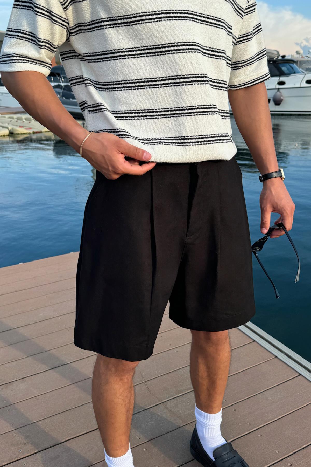 Pileli Siyah Keten Şort Siyah