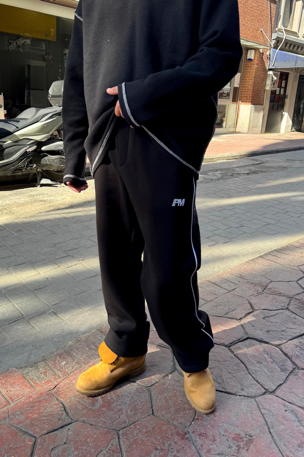 Pm Nakışlı Biyeli Eşofman Altı Siyah