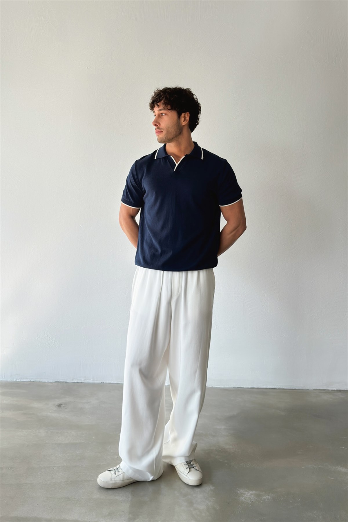 Polo Yaka Biyeli Triko Tişört