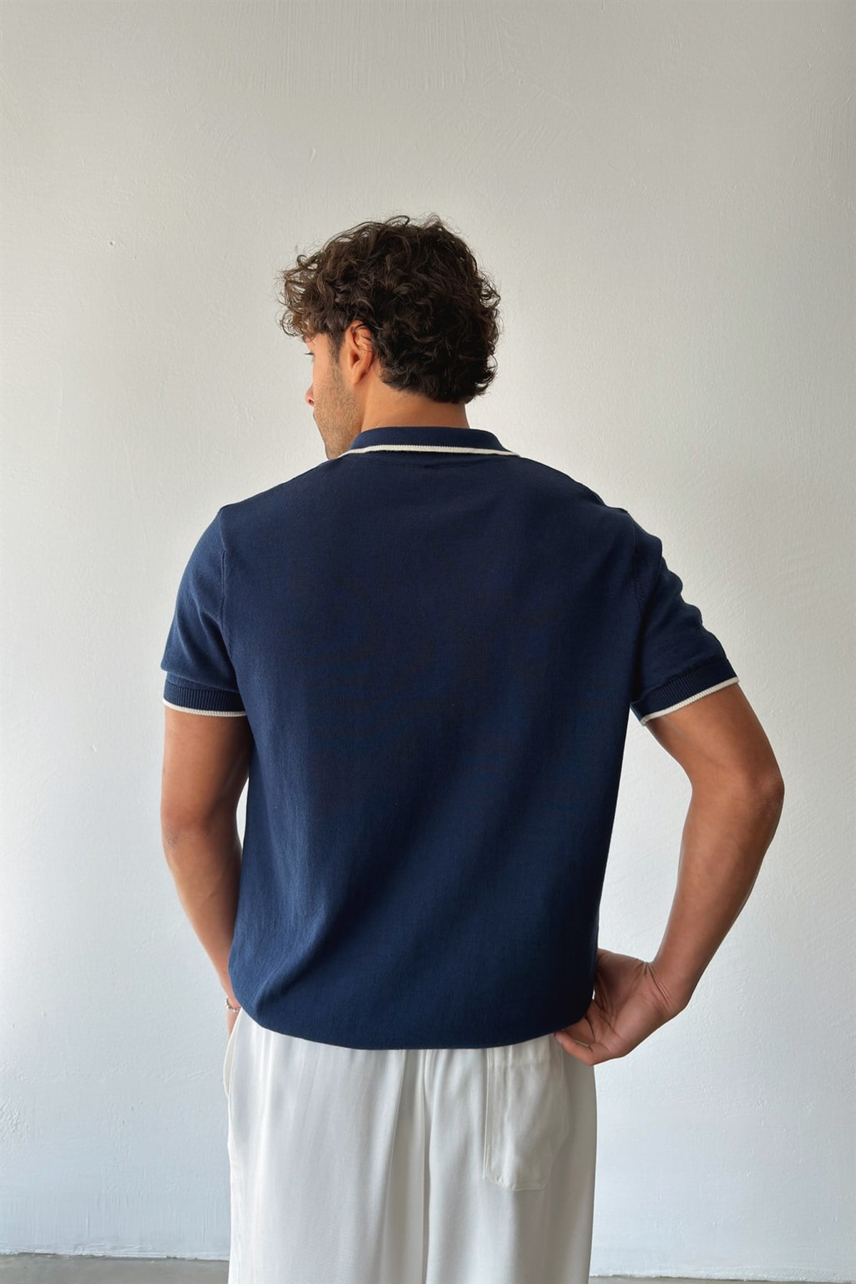 Polo Yaka Biyeli Triko Tişört