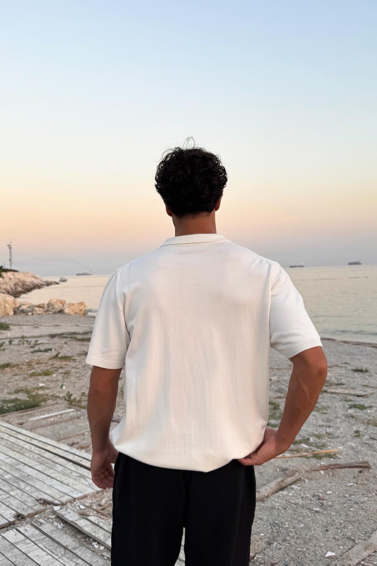 Polo Yaka Çizgili Triko Tişört Ekru