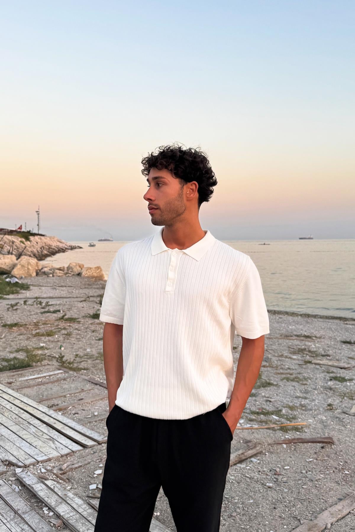 Polo Yaka Çizgili Triko Tişört Ekru