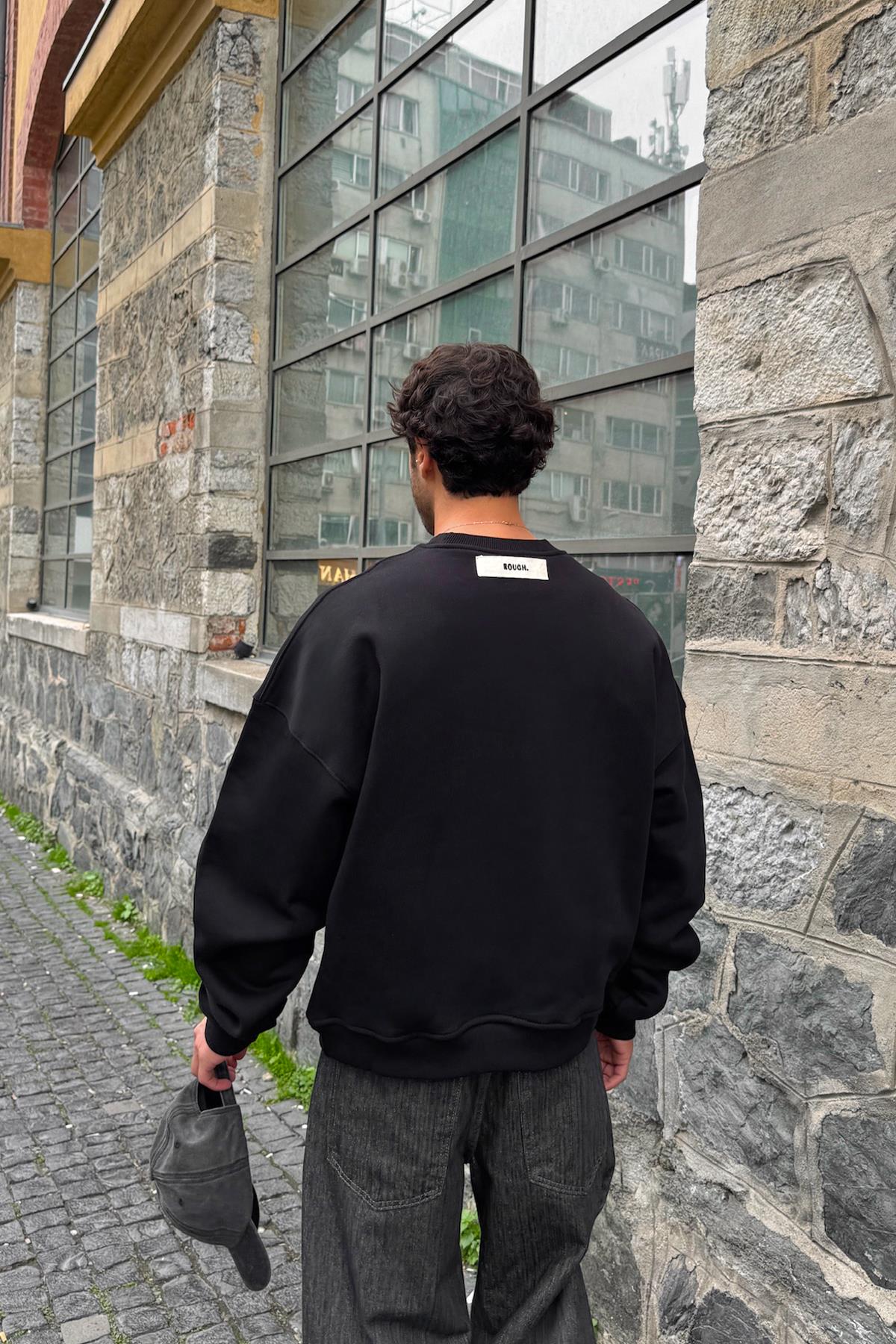 Premium Kumaş Ön Minimal Nakışlı Sweatshirt Siyah
