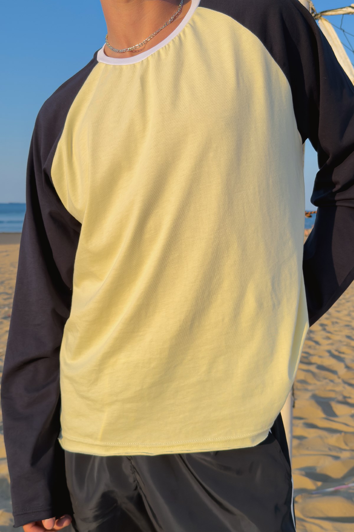 Color Block Longsleeve T-shirt