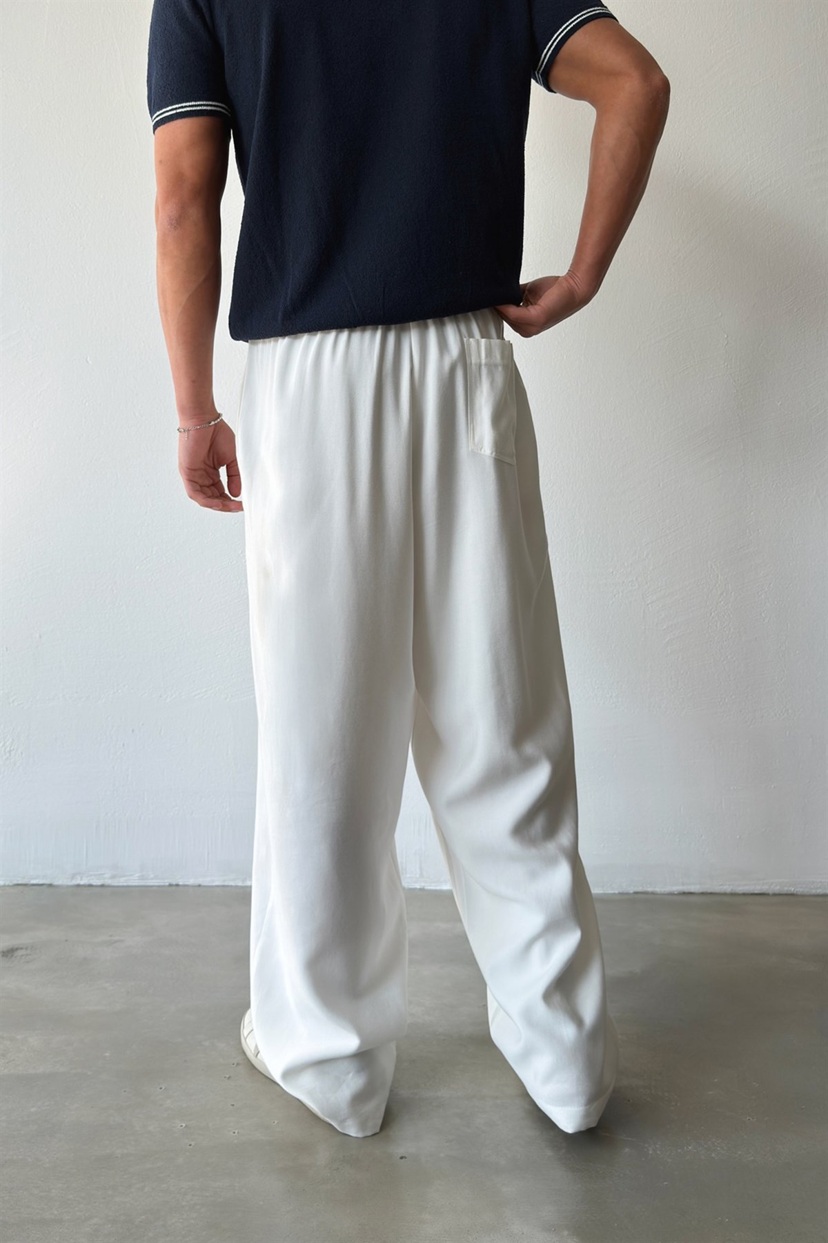 Rahat Kesim Bel Lastikli Baggy Pantolon Beyaz