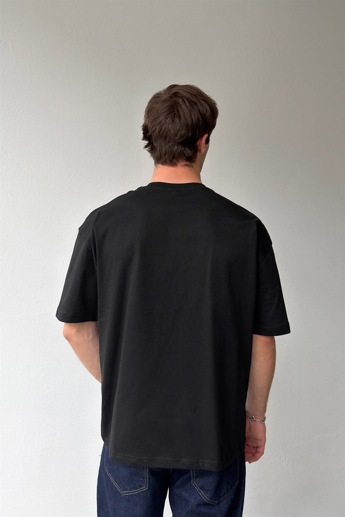 Retro Nakışlı Siyah Oversize Tişört