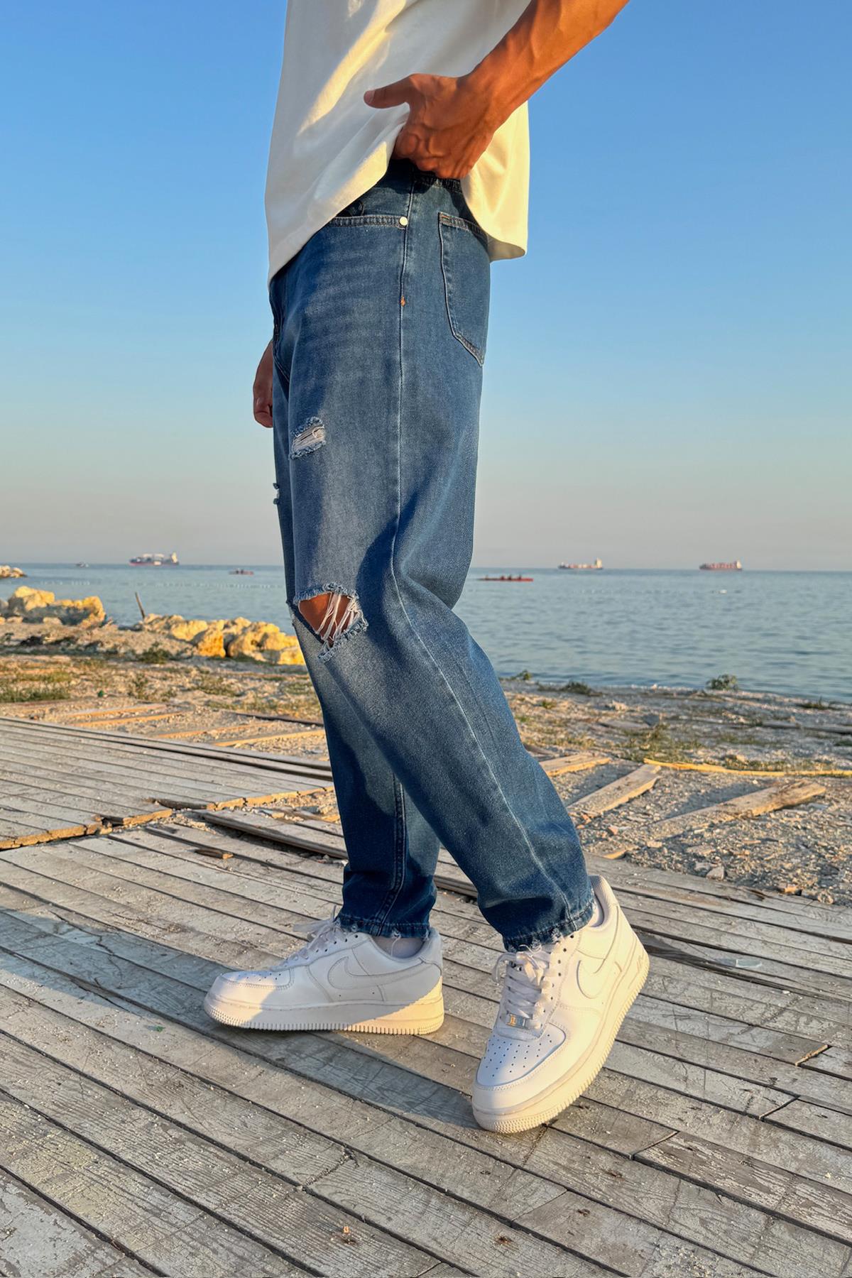 Ripped Detail Regular Fit Jean