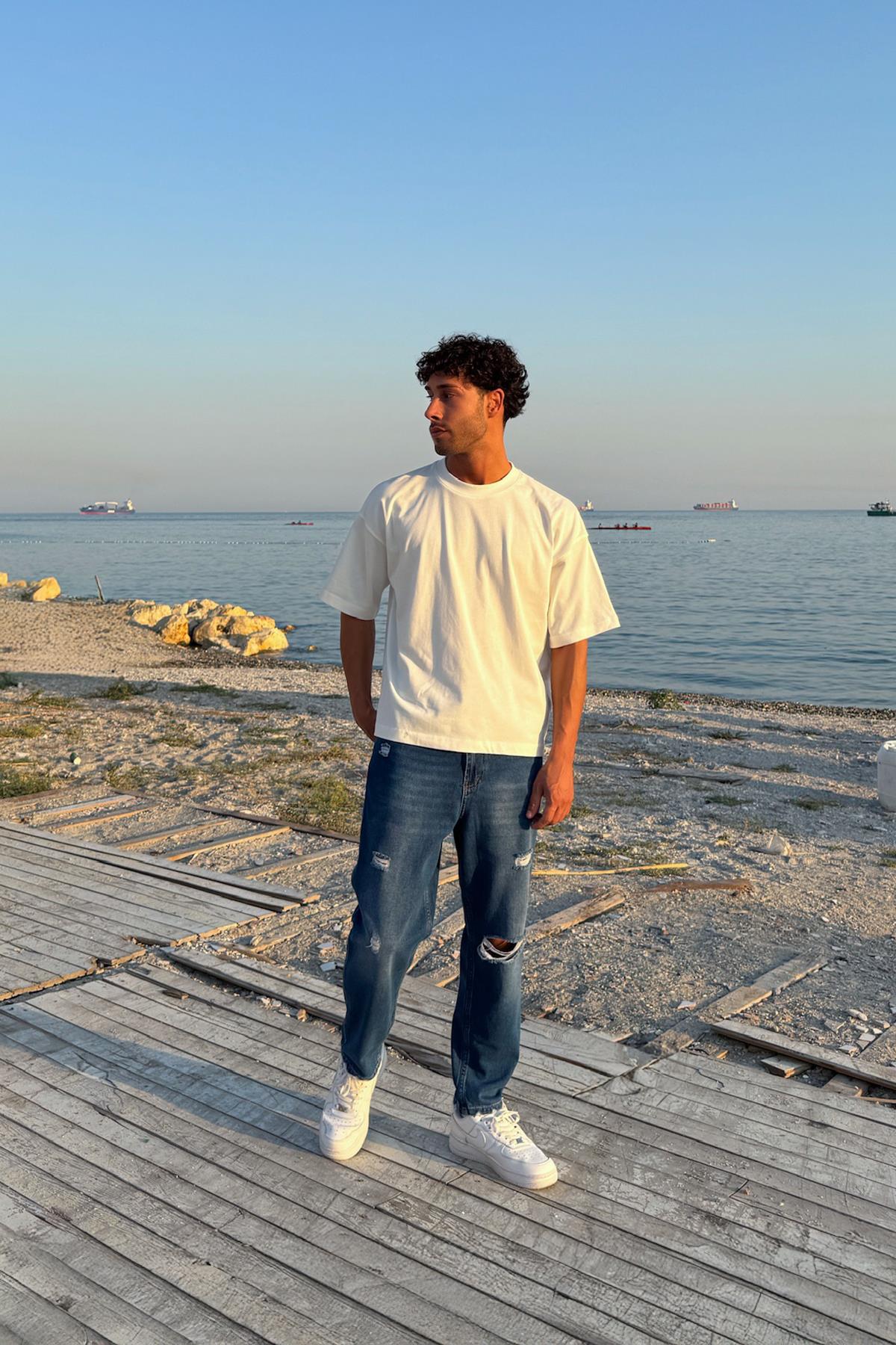 Ripped Detail Regular Fit Jean