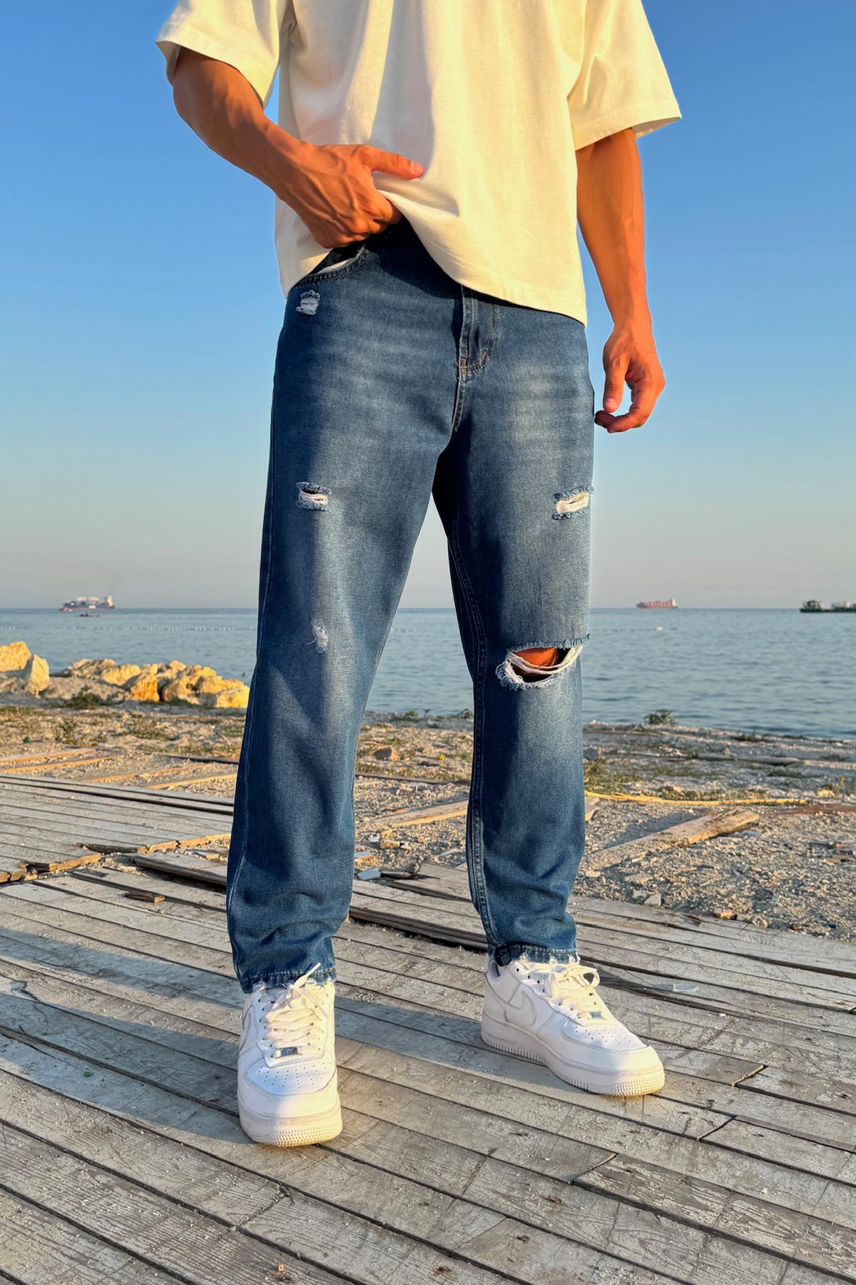 Ripped Detail Regular Fit Jean