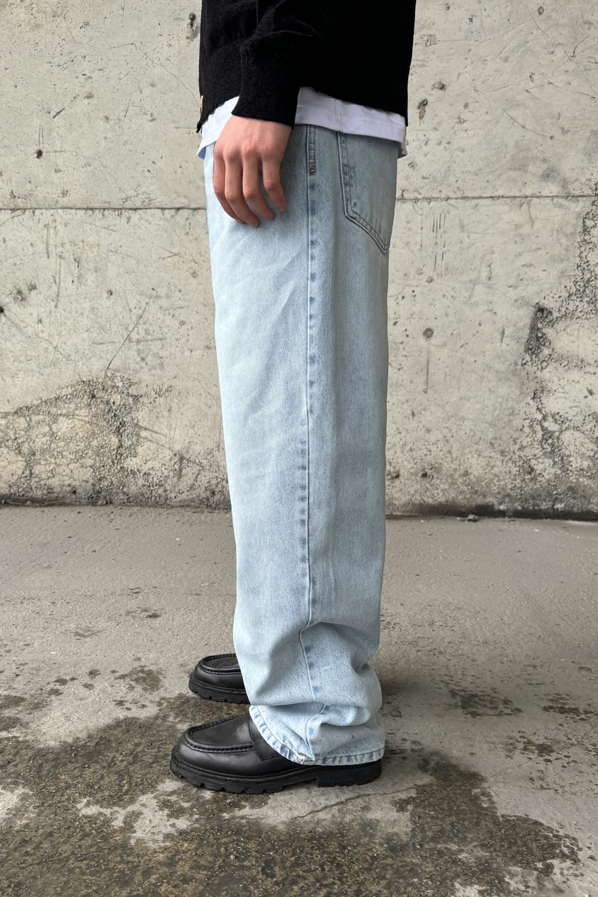 Soldurma Detaylı Baggy Jean Buz Mavi