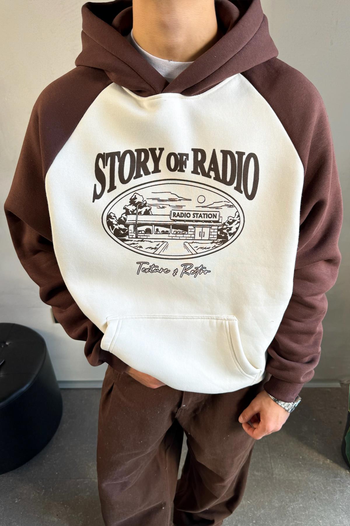 Story of Radio Baskılı Oversize Bej Sweatshirt