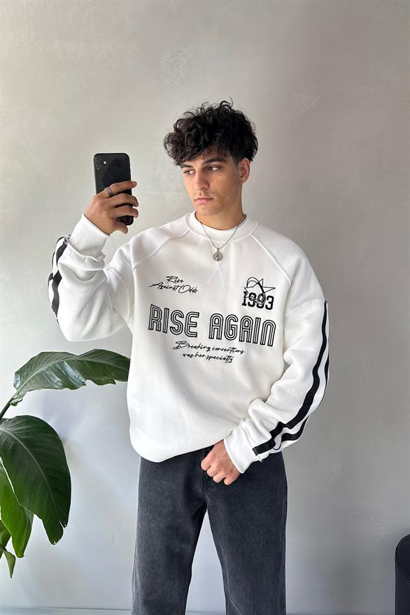 Ters Dikiş Nakışlı Oversize Beyaz Sweatshirt