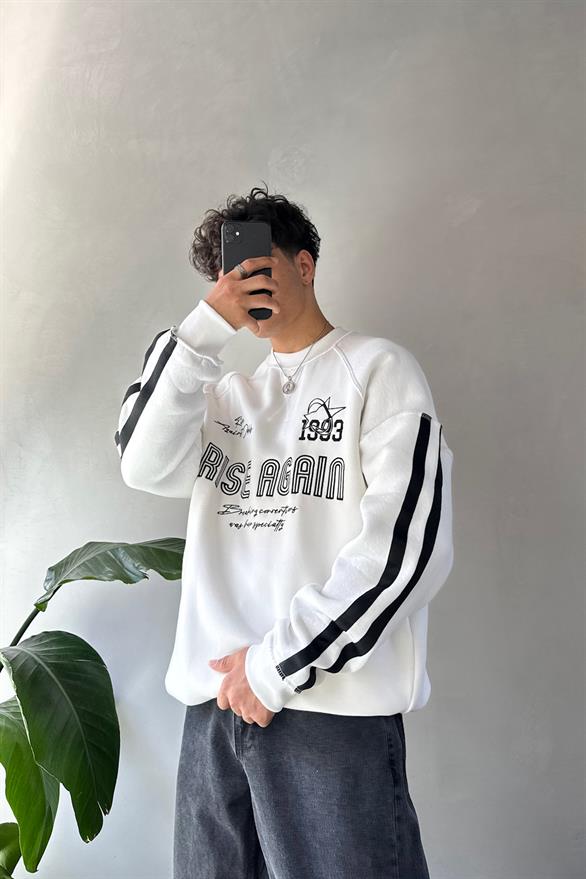 Ters Dikiş Nakışlı Oversize Beyaz Sweatshirt