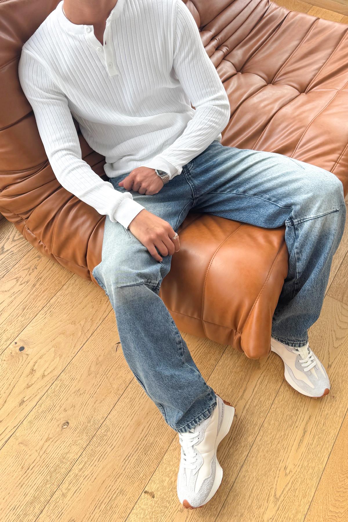 Ters Dikişli Düğmeli Triko Kazak Beyaz