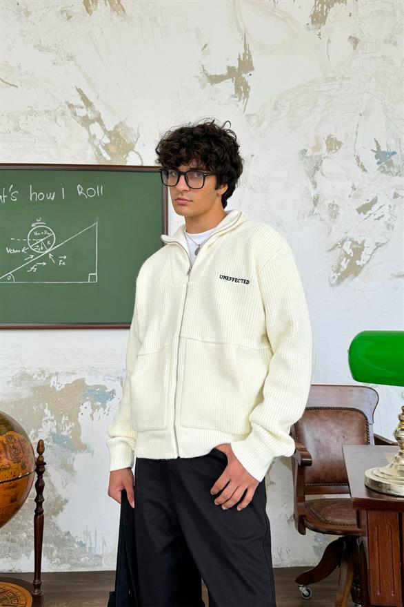 Uneffected Nakışlı Ekru Triko Hırka