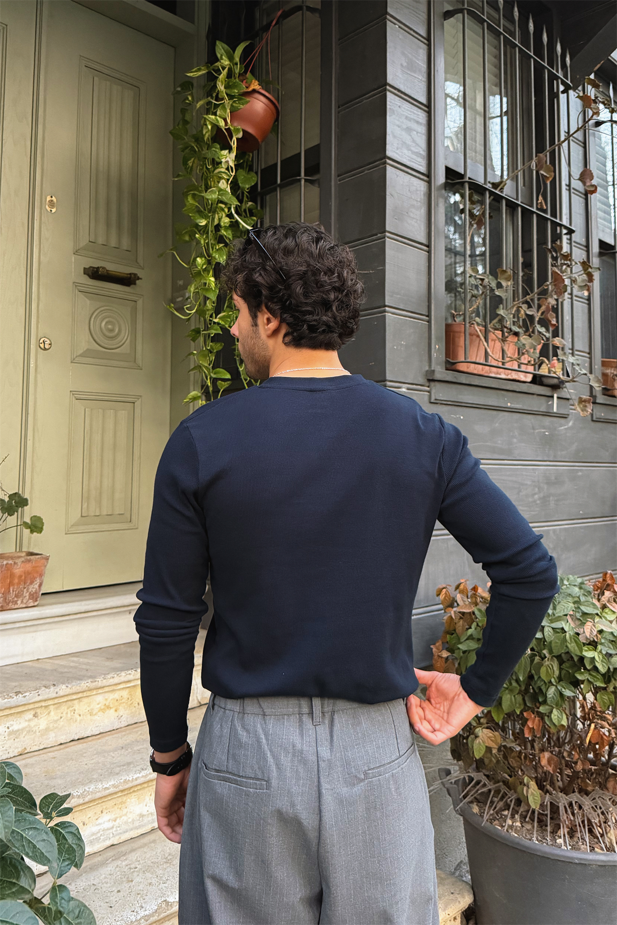 Uzun Kollu Düğmeli Tişört