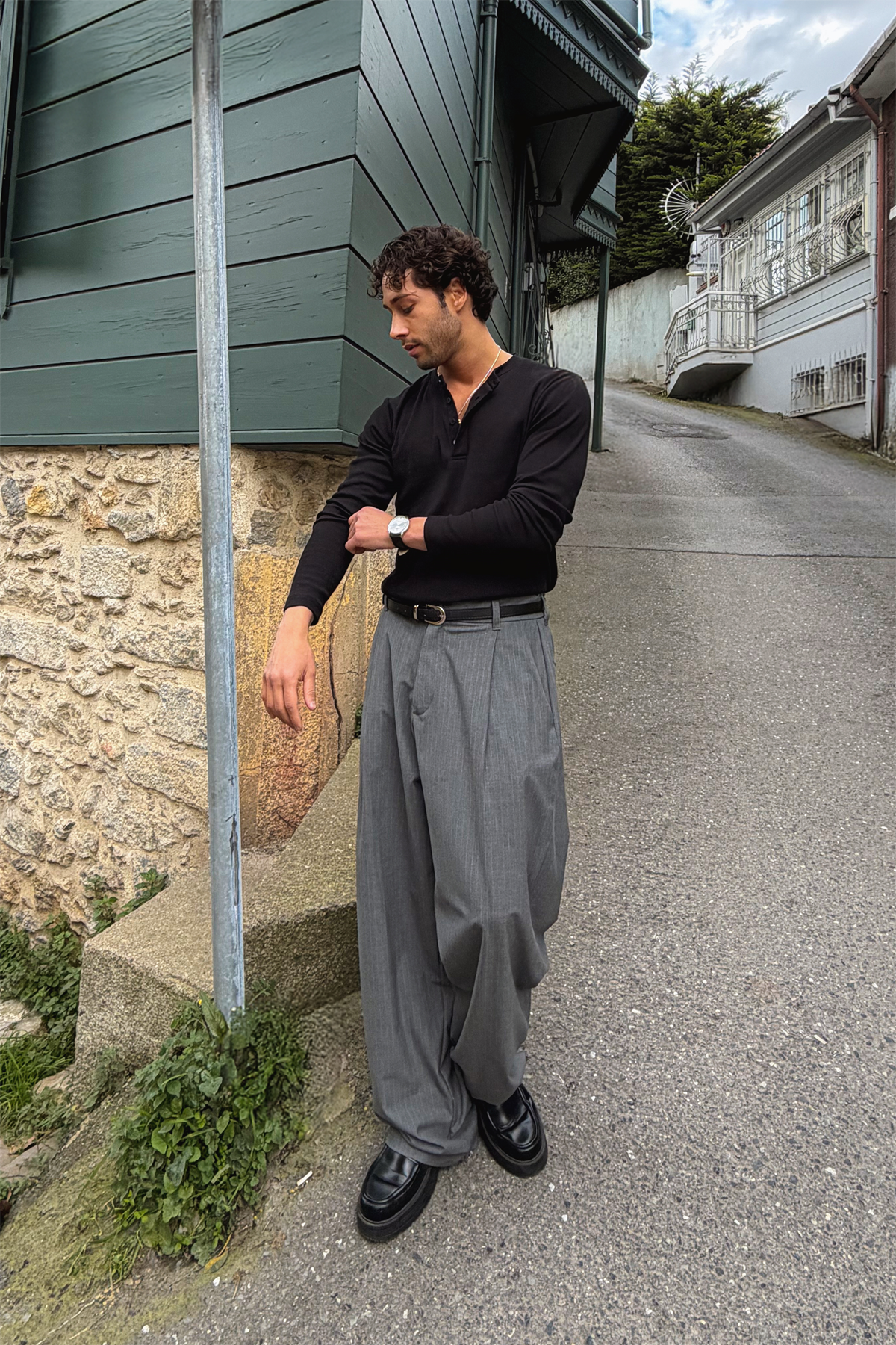 Uzun Kollu Düğmeli Tişört