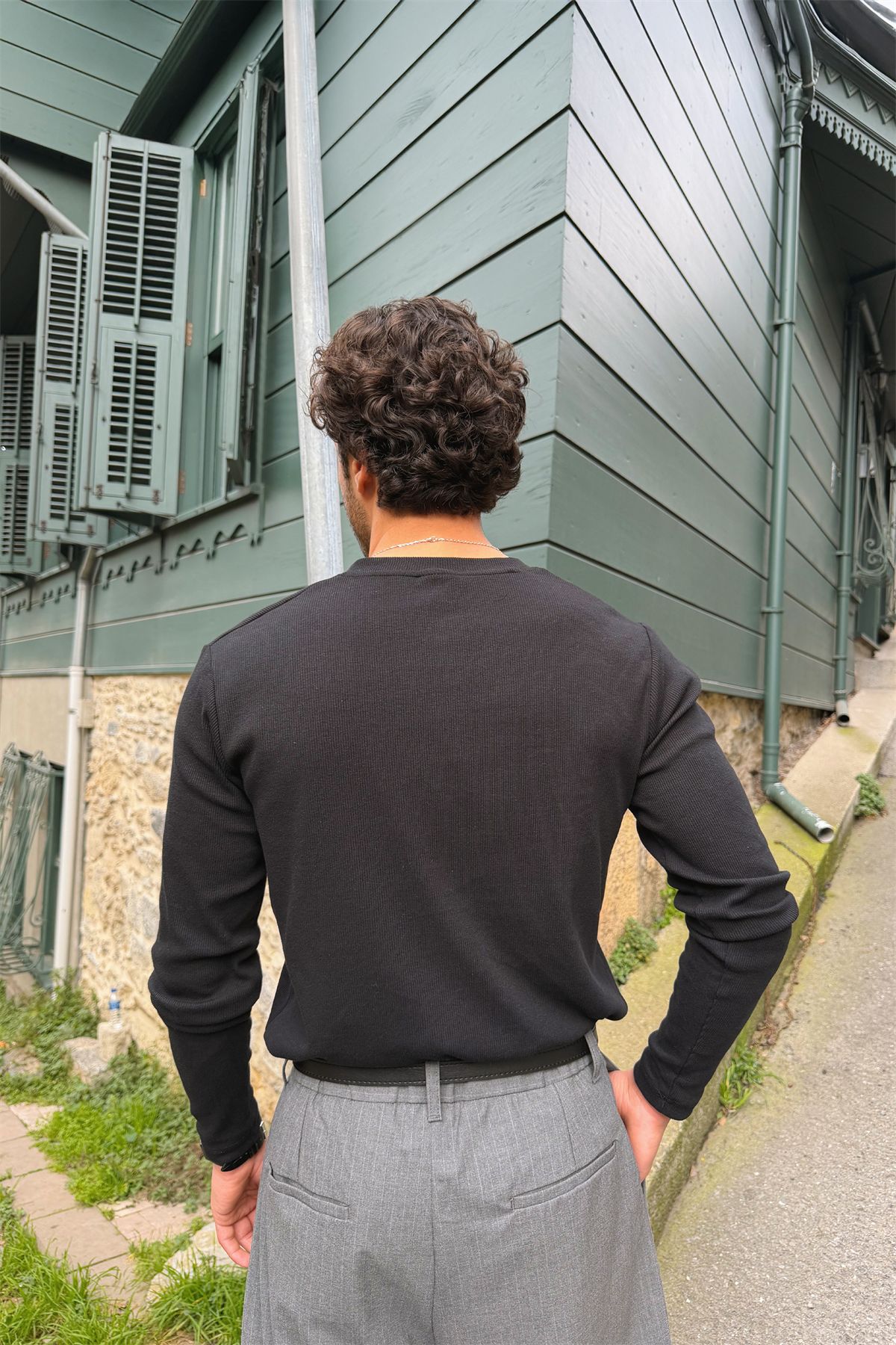 Uzun Kollu Düğmeli Tişört