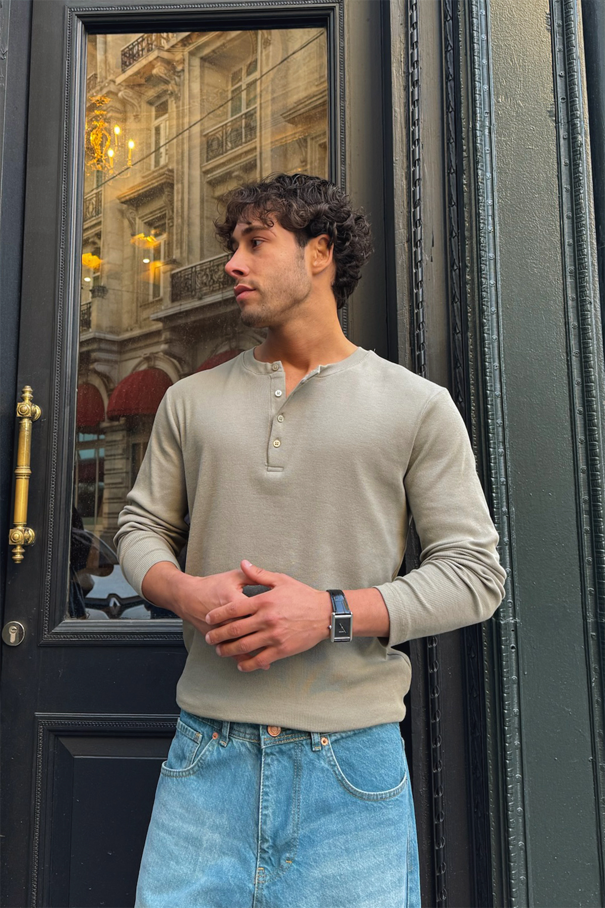 Uzun Kollu Düğmeli Tişört