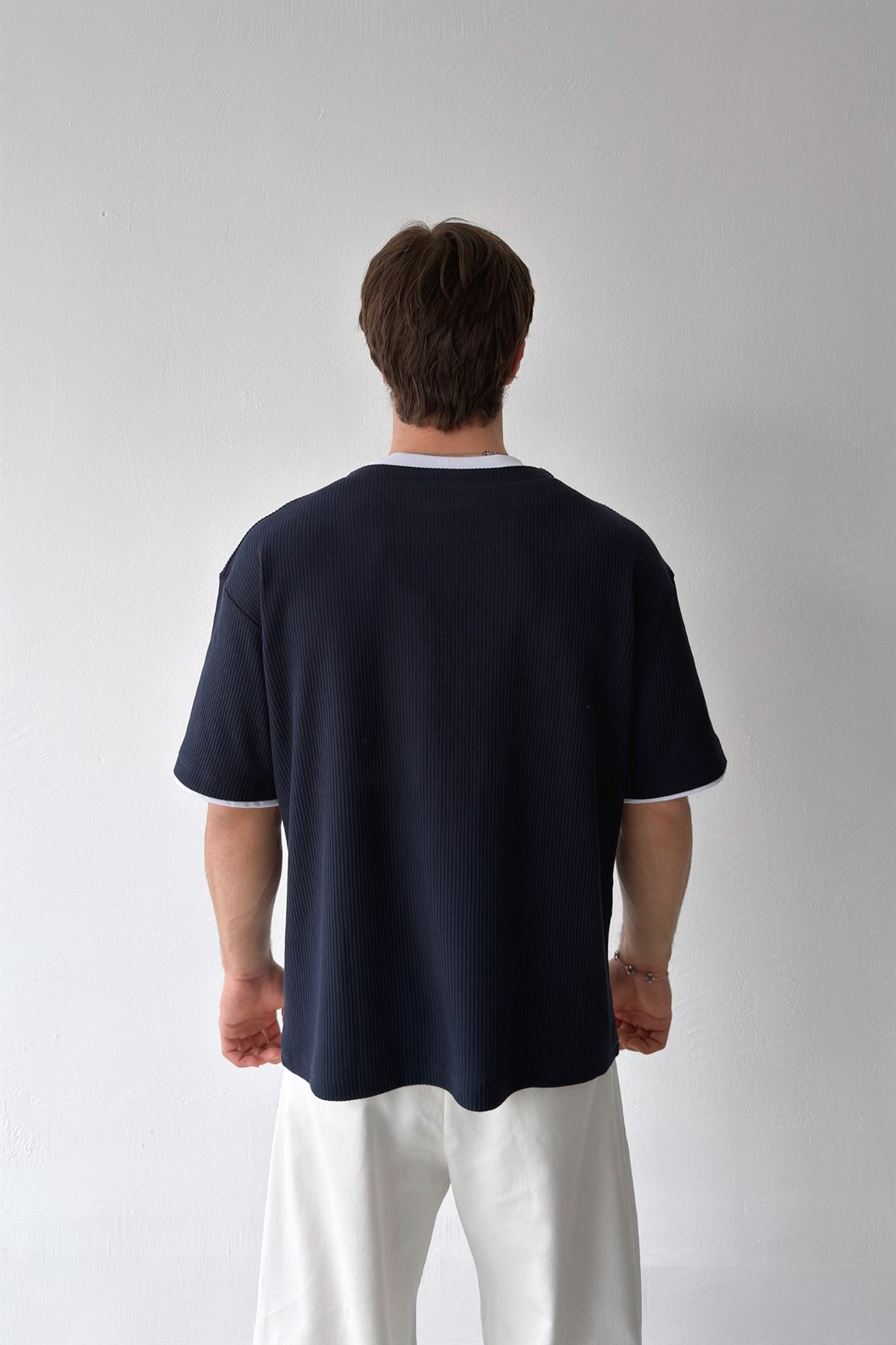 V Yaka Fitilli Tişört