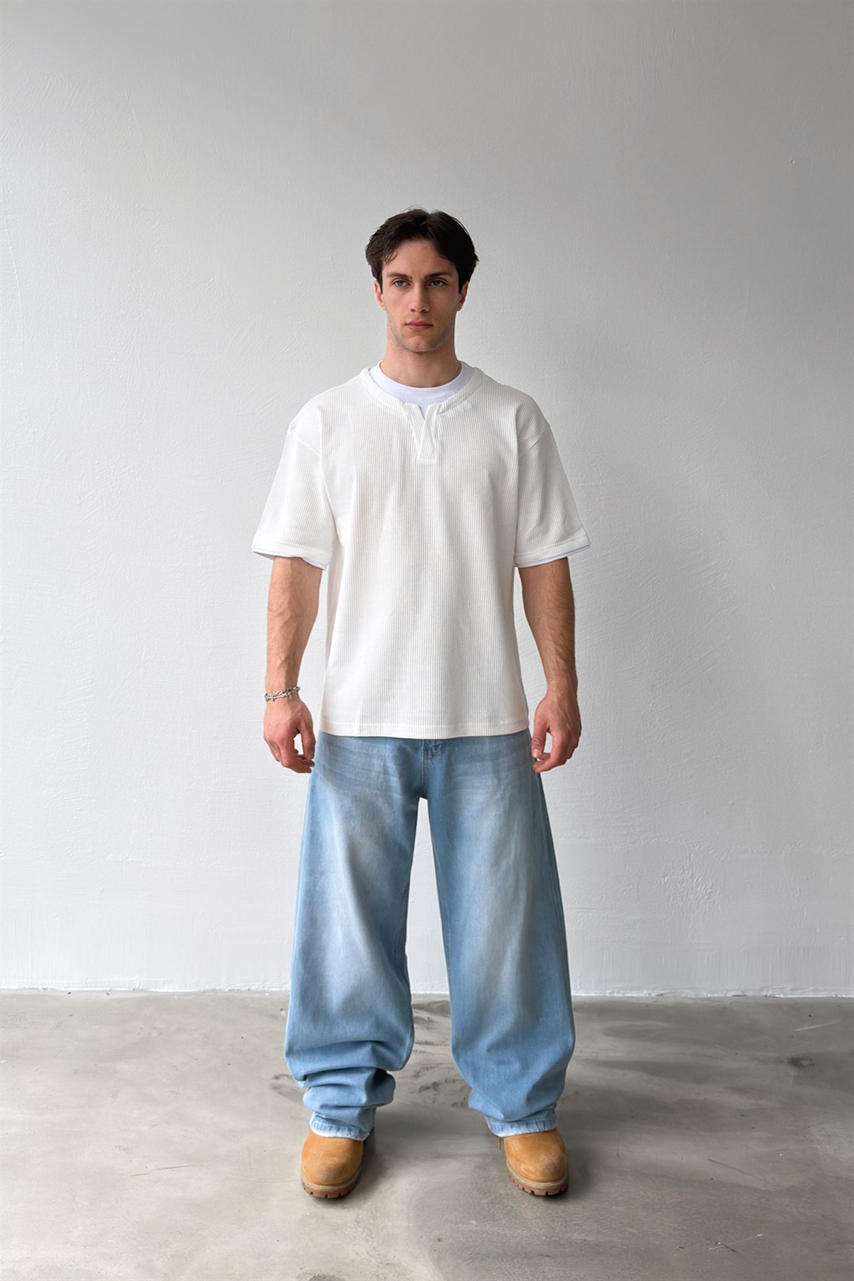 V Yaka Fitilli Tişört