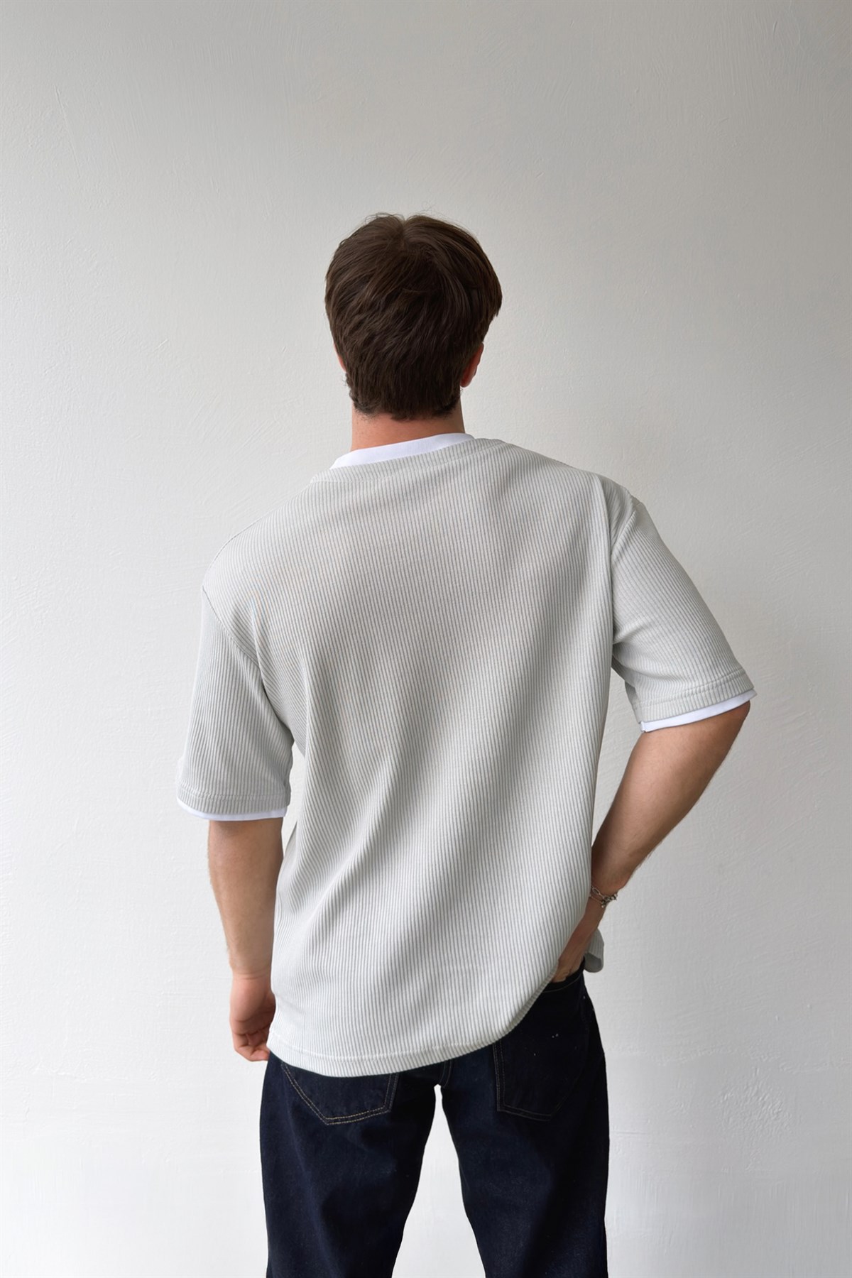 V Yaka Fitilli Tişört