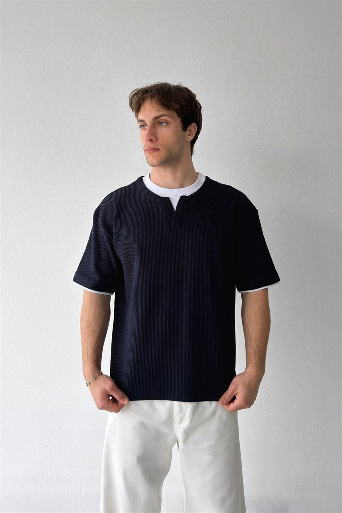 V Yaka Fitilli Tişört