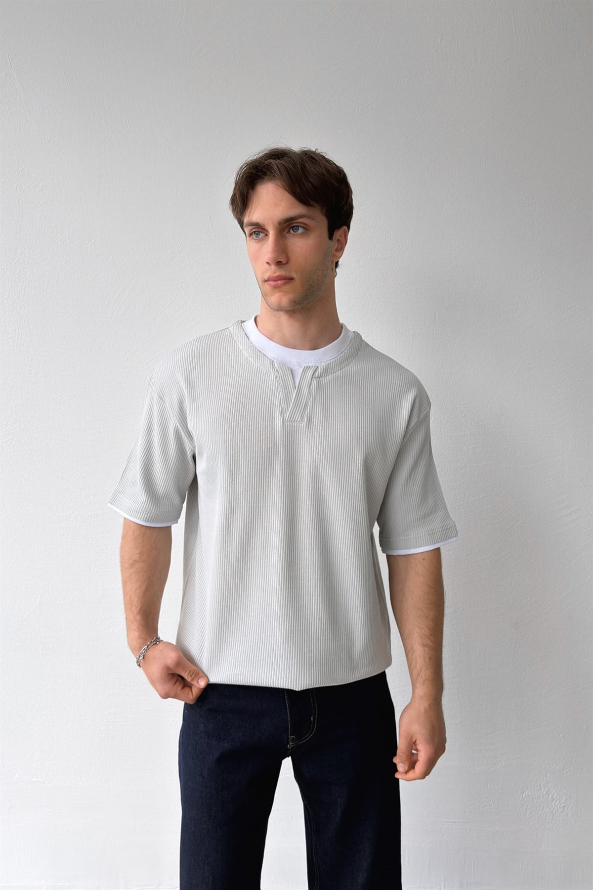 V Yaka Fitilli Tişört