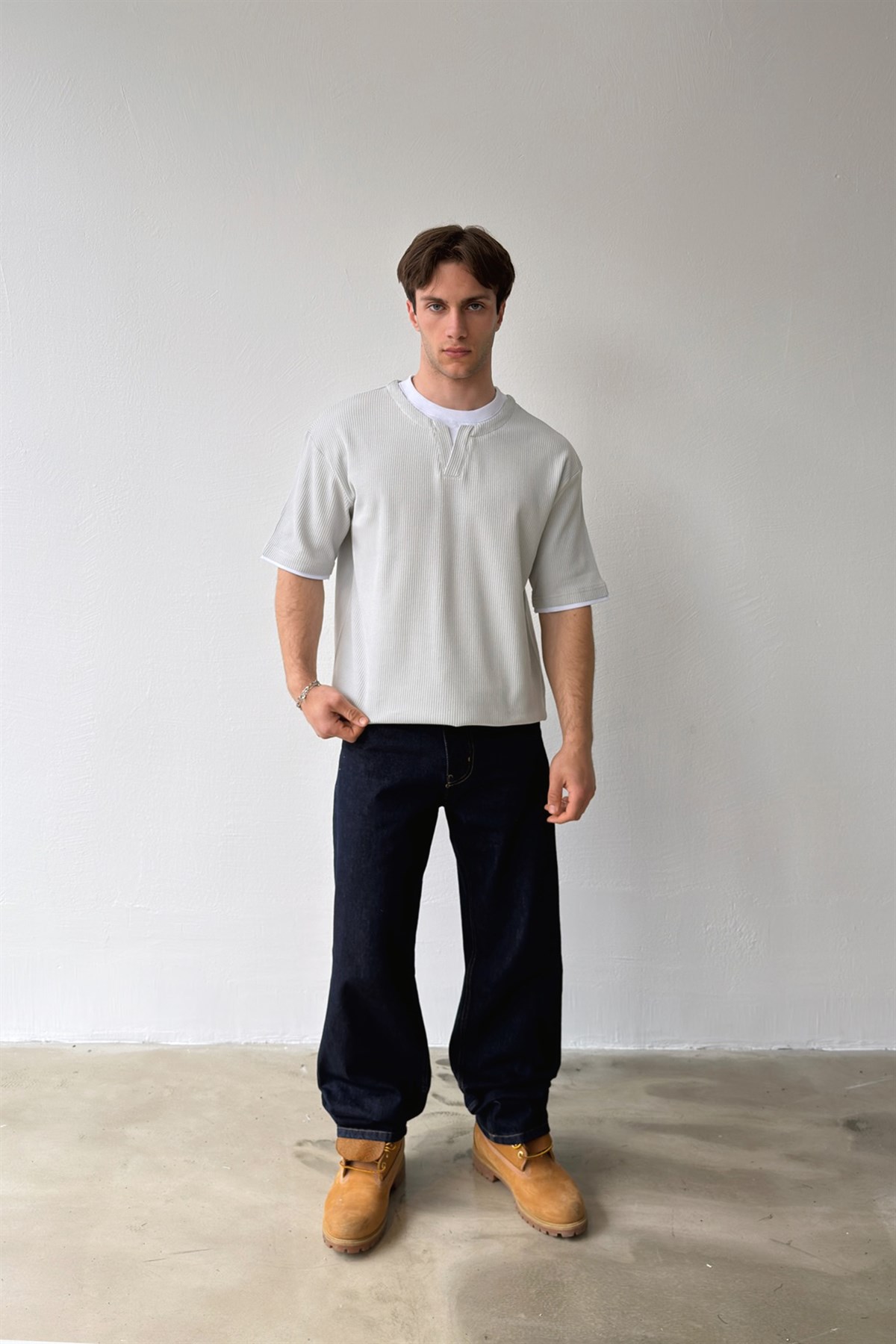 V Yaka Fitilli Tişört