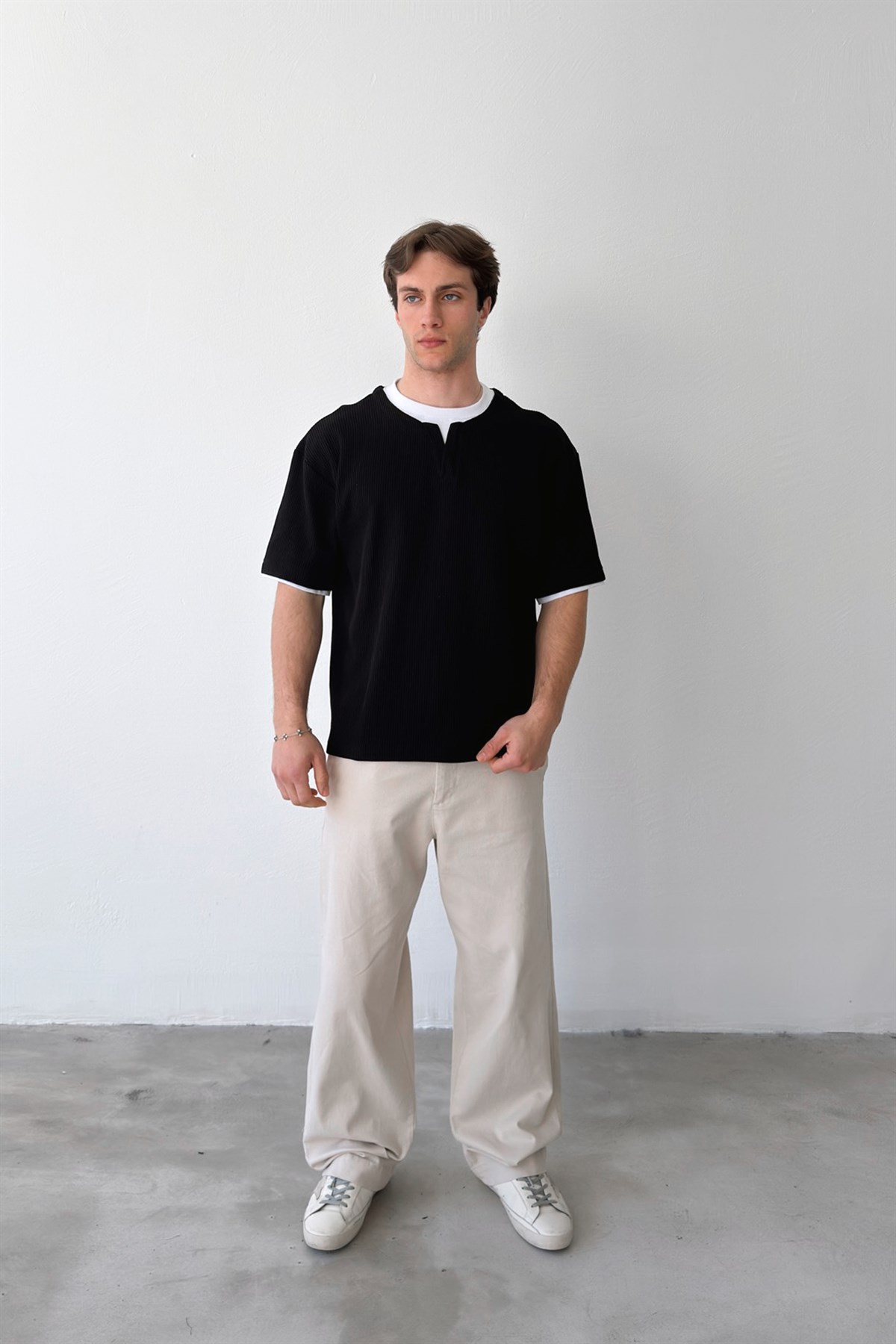 V Yaka Fitilli Tişört