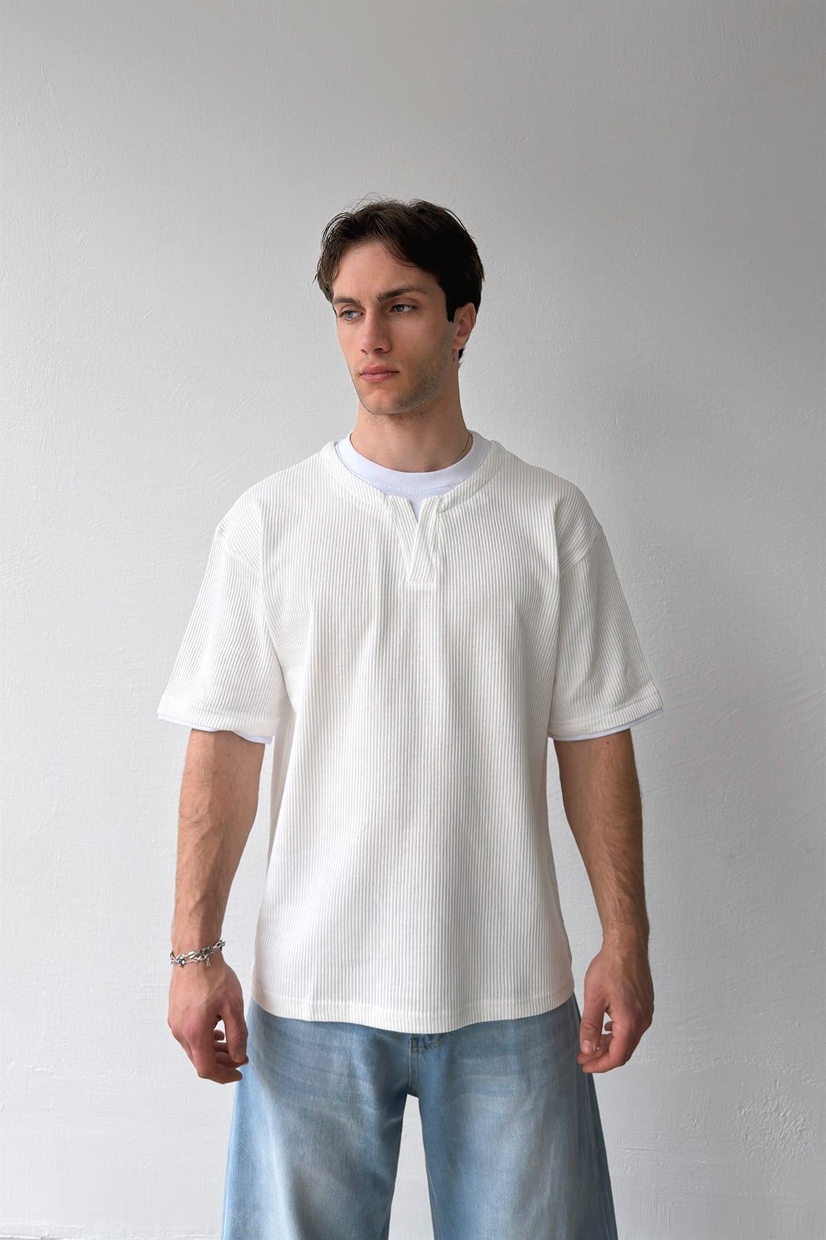 V Yaka Fitilli Tişört